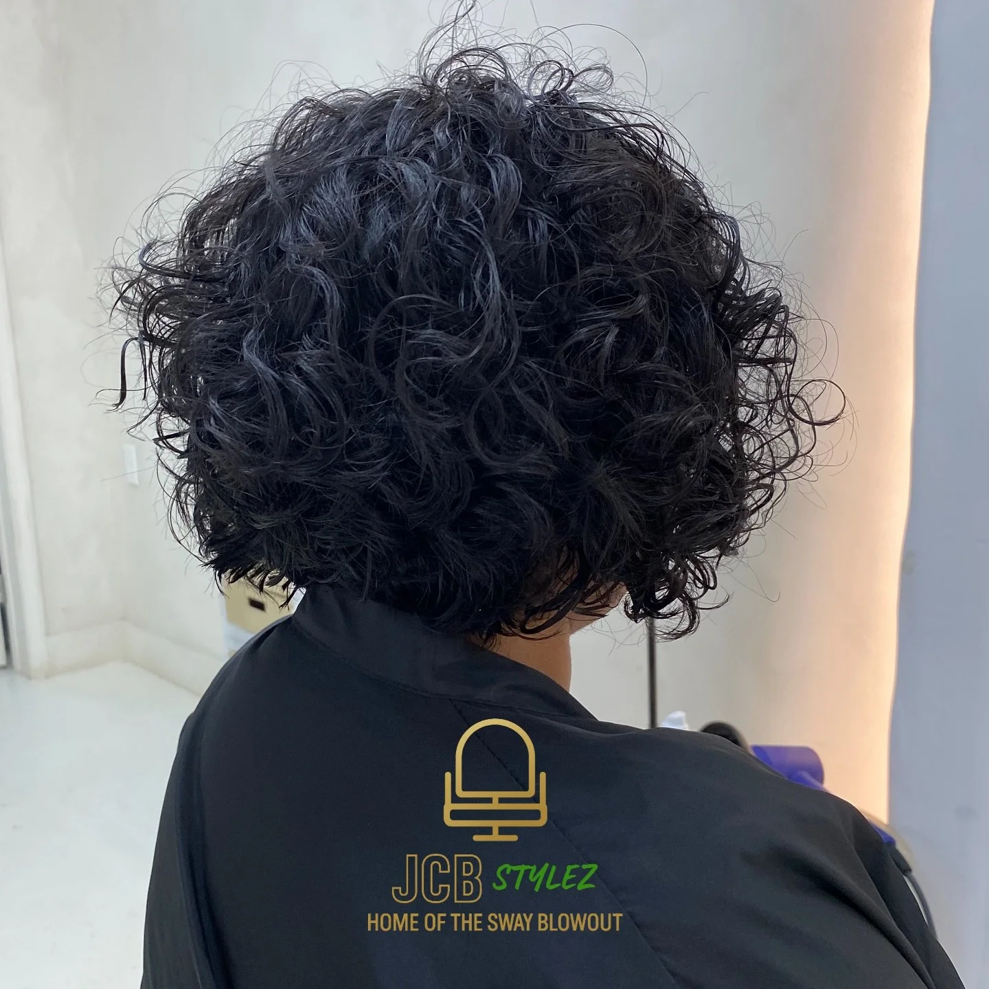Curly girls looking for a Short to Bob cut! Tag a friend that really needs a cut! 
Book Now: JCBstylez.com
#greenvillehair #hairbob #specialoccassion #jcbstylez