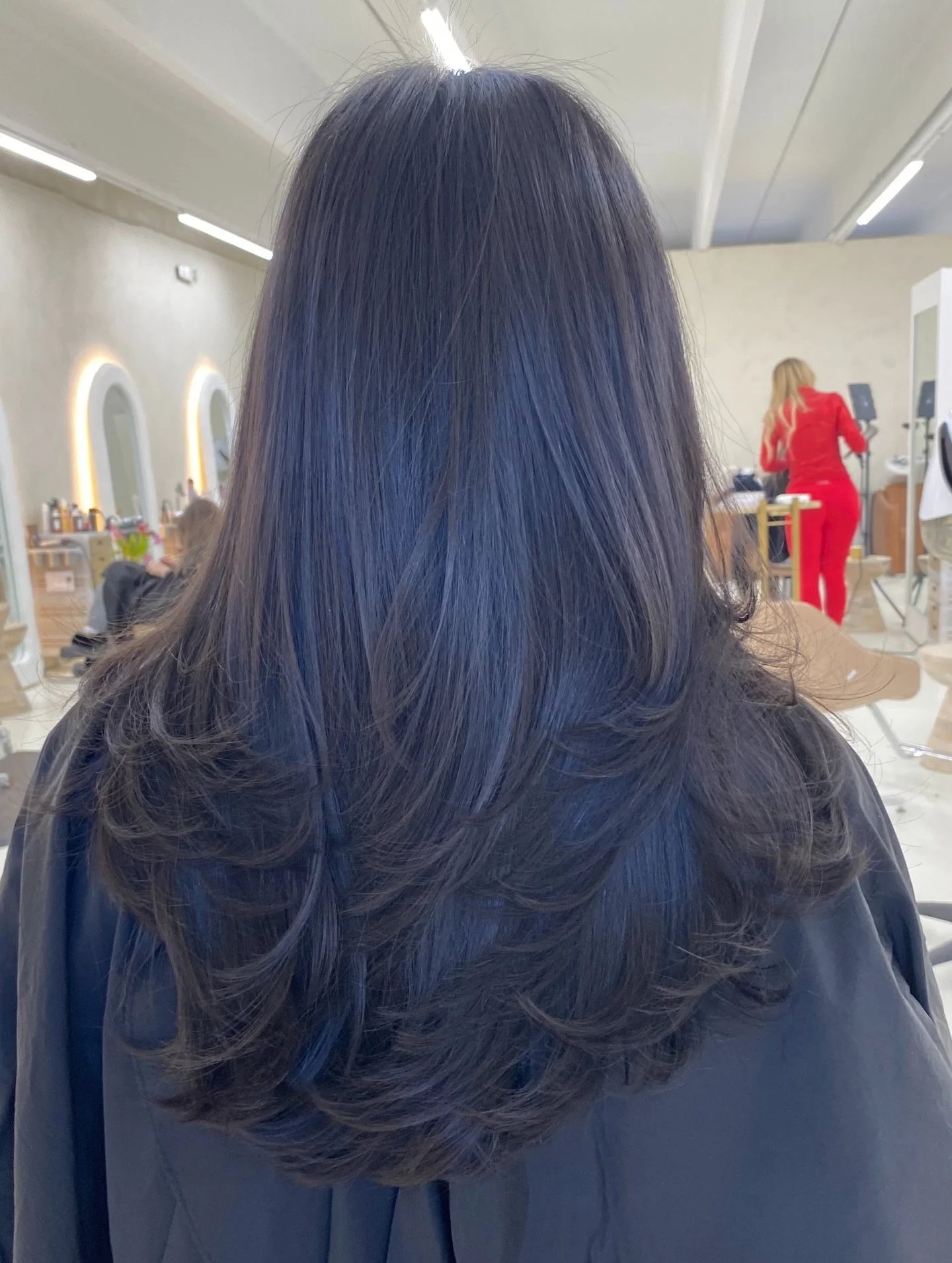 Keeping perimeter of hair thick, gives you the illusion of thicker and healthier hair!  Book a haircut now! 

JCBstylez.com

#healthandwellness #hairjourney #luxurylifestyle #theswayblowout