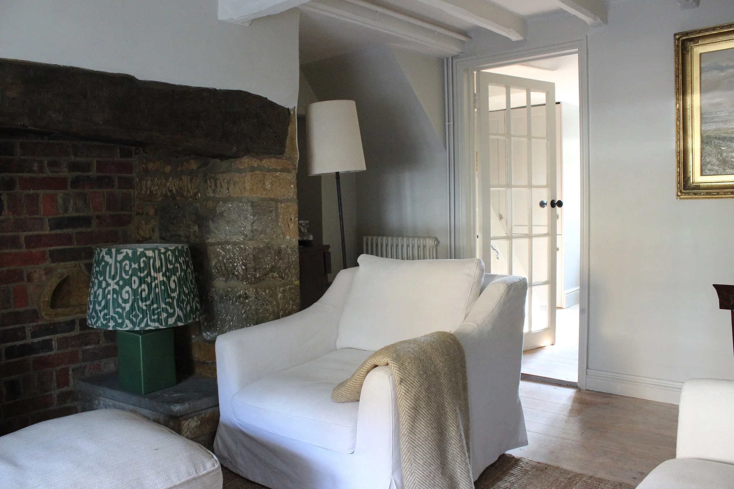 ©JohnEnglefieldLittleHouseSittingRoom3.jpg