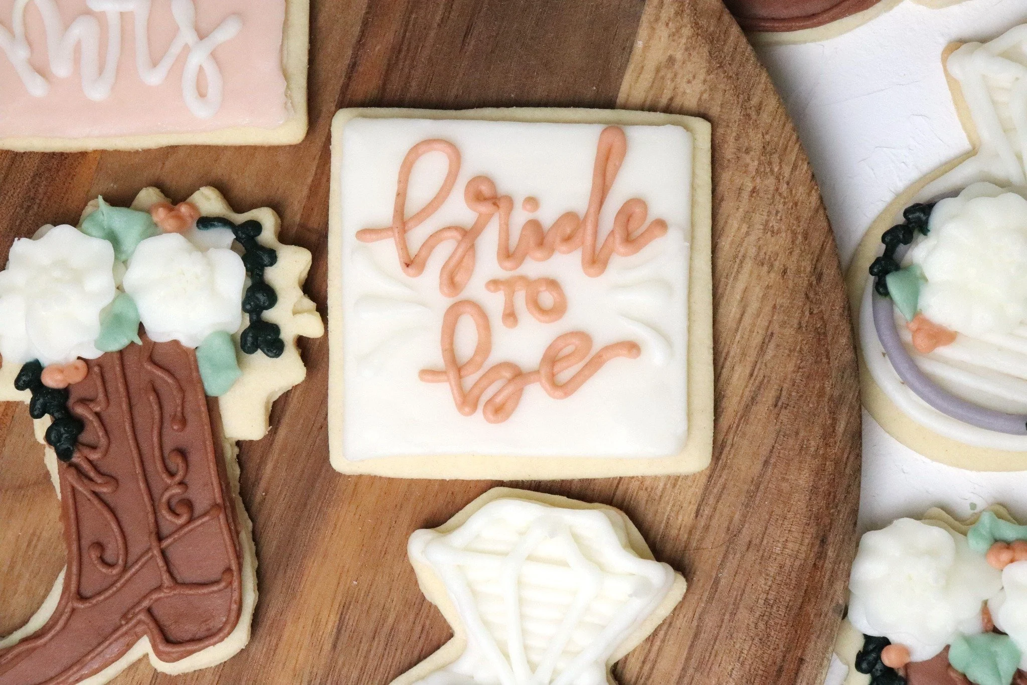 Sweet treats for the bride-to-be 🤍✨ Perfect for celebrating love, laughter, and happily ever after!

 #bachelorettecookies #weddingcookies #shoplocalmhk