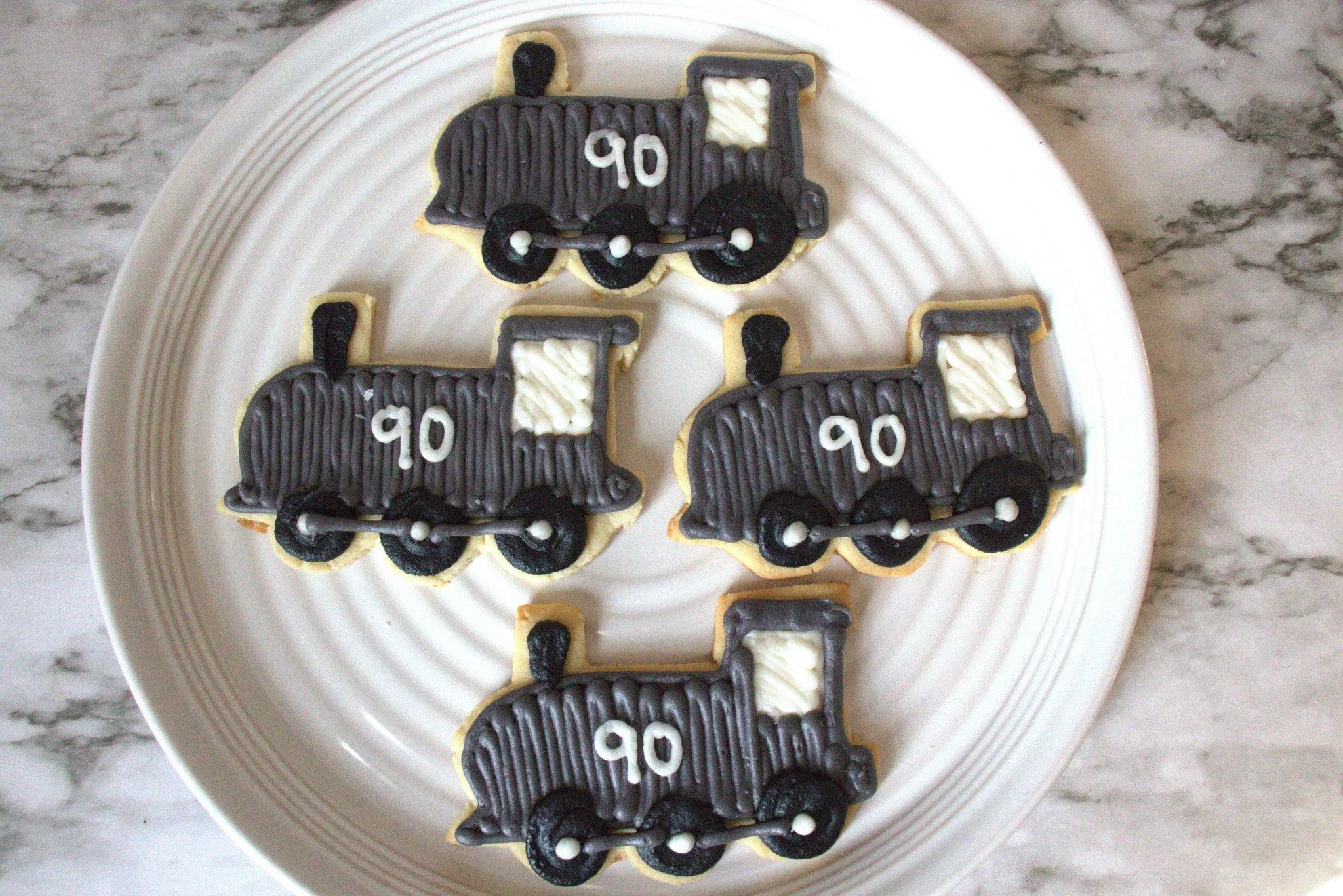 What&rsquo;s your birthday wish this year? 🎂 For this sweet man, it was train cookies for his birthday party&mdash;and honestly, that&rsquo;s a life goal if you ask me 🚂🍪

 #shoplocalmhk #mhklocal #trainbirthdaycookies