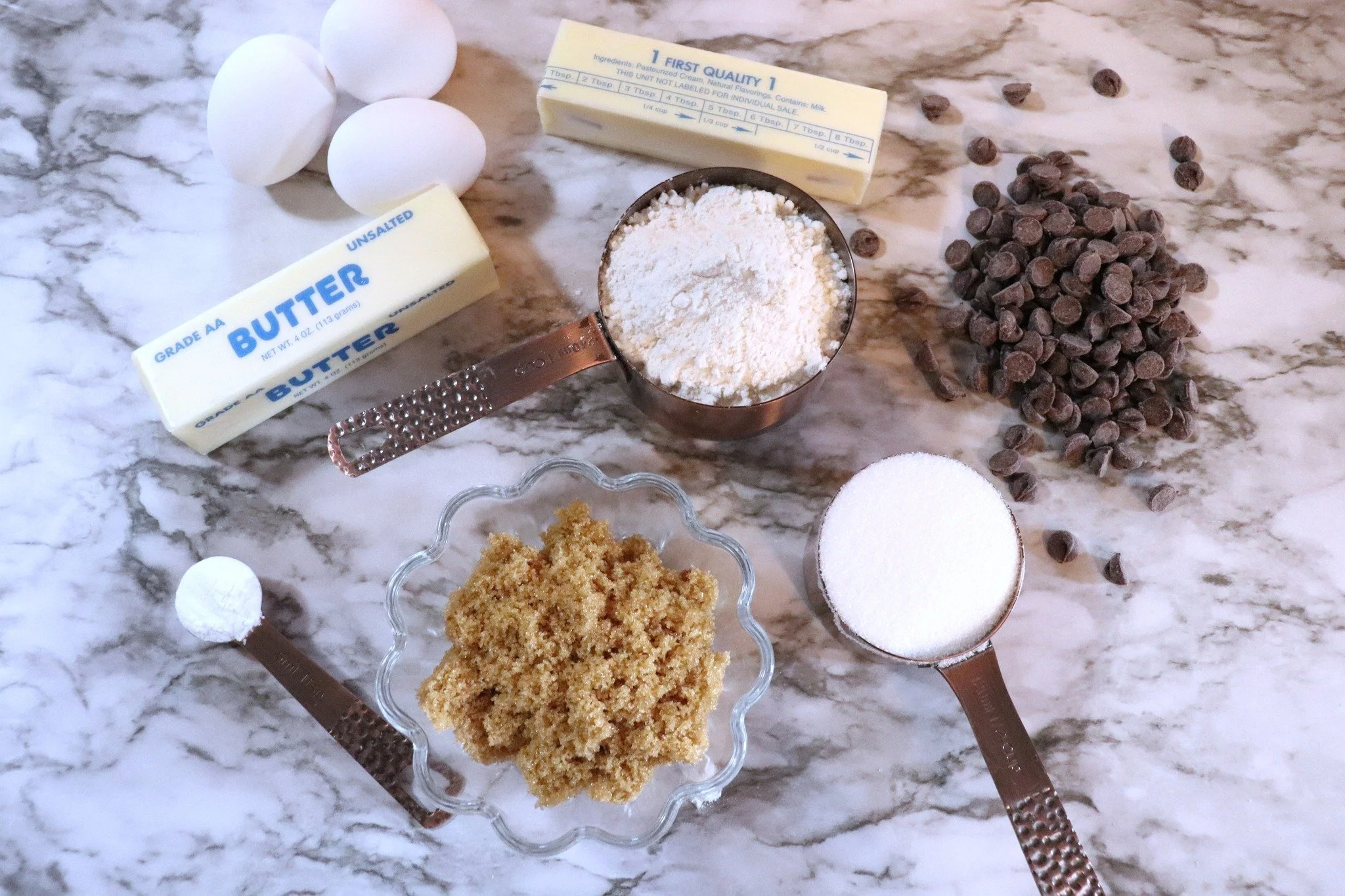 Whole ingredients.
Zero preservatives.
Made in a local kitchen.

February ready-to-bake flavors:

❤️ Red Velvet Crinkle
🤎 Brown Butter Chocolate Chunk

Pickup is the 28th.

Start your freezer tradition 🍪🤍