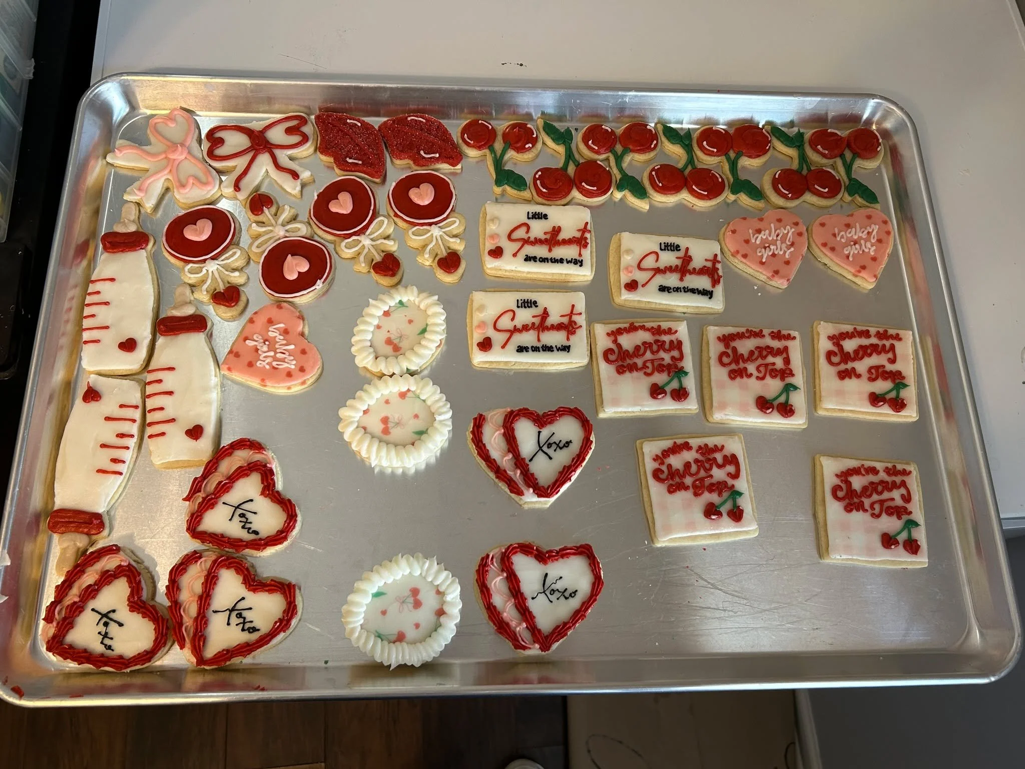 Somewhere between brainstorm&rarr; buttercream &rarr; finished set 🤍

The process is slow, but that&rsquo;s what makes each one special.

 #shoplocalmhk #smallbakeryowner #manhattankslocal