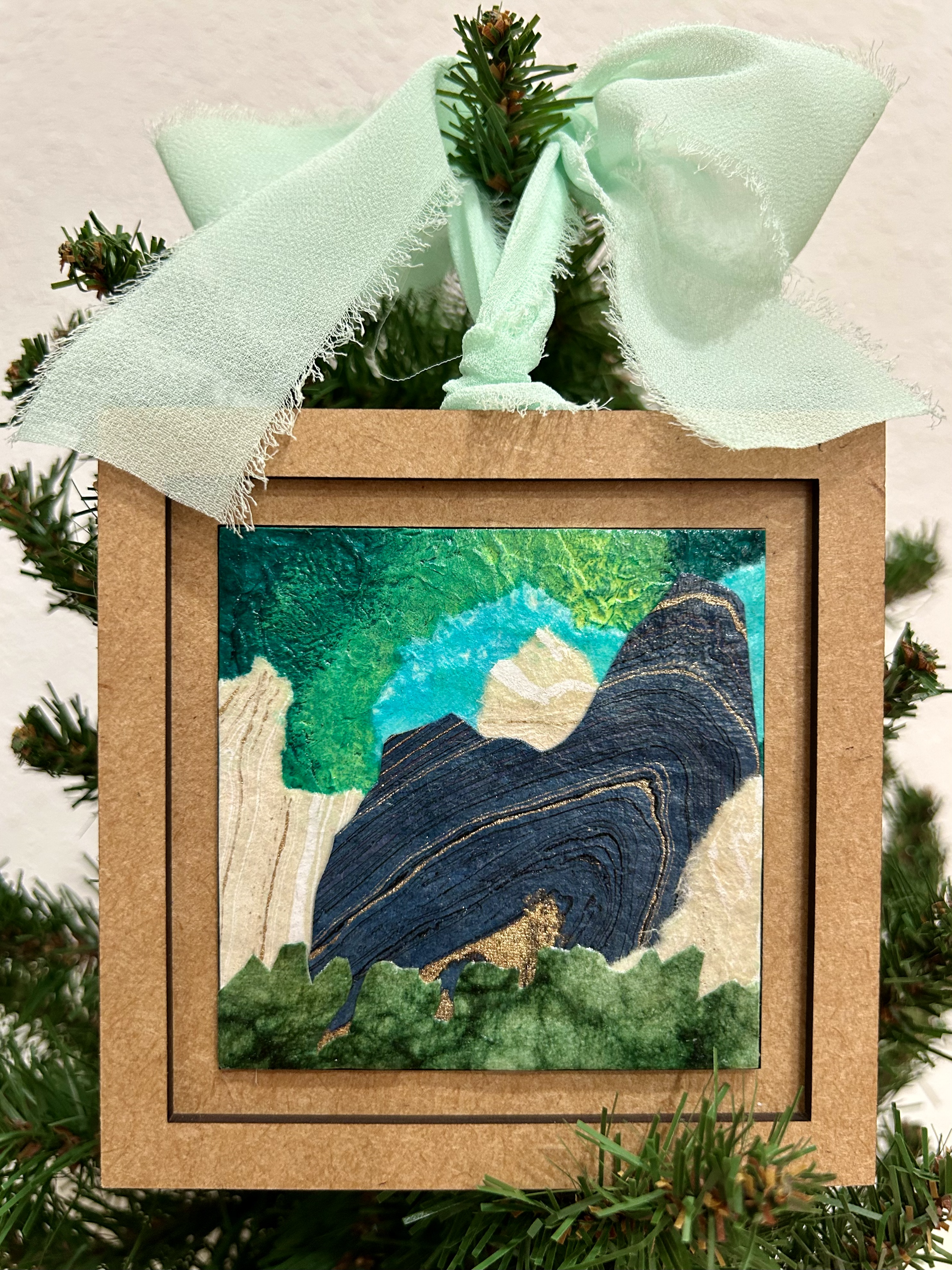 'Northern Lights Over Iceland' (Landscape Ornament)