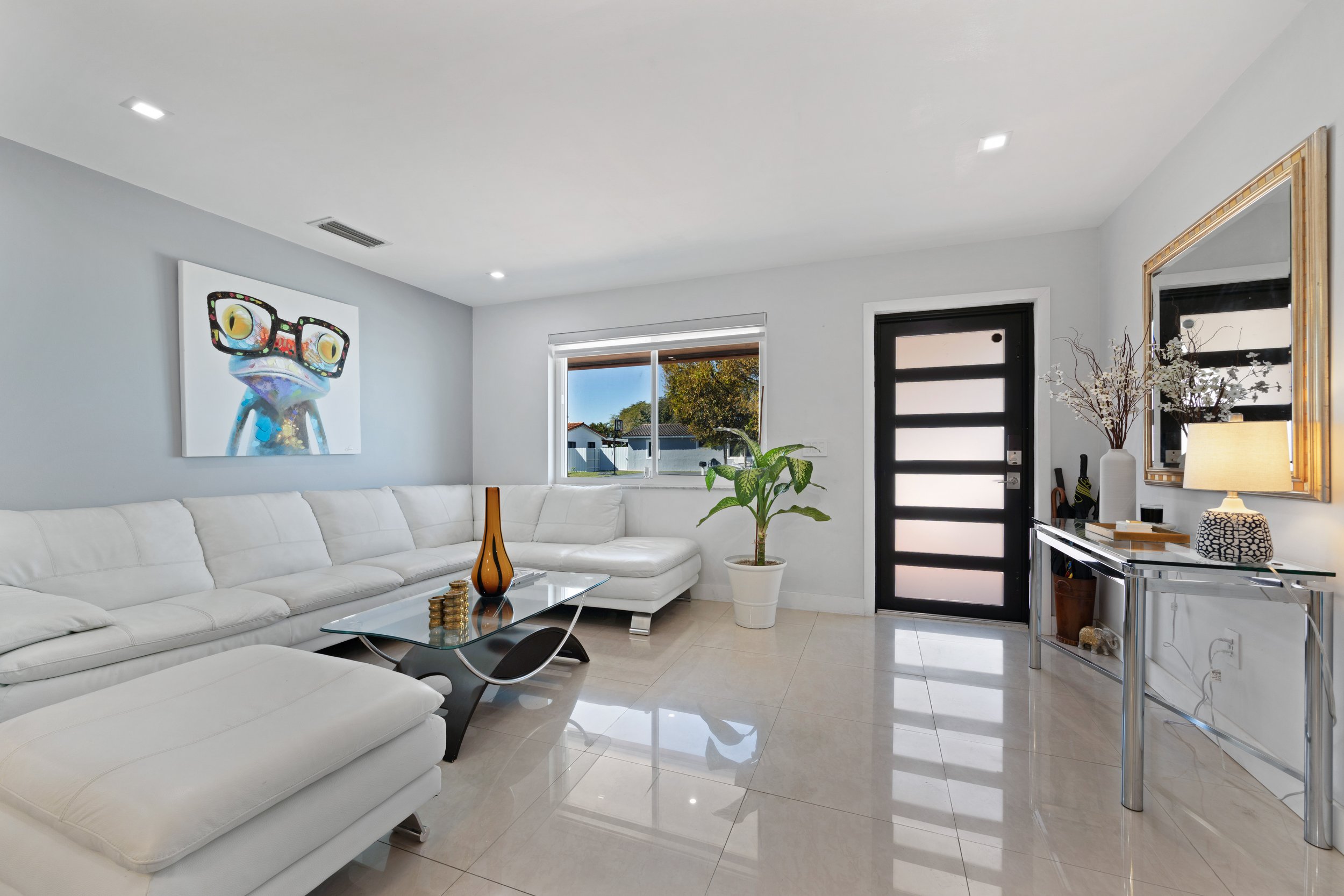 Real estate lisitng photo