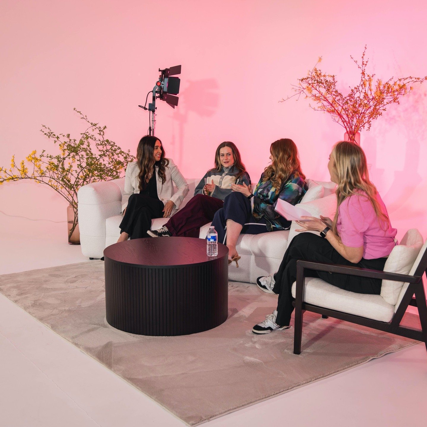 Whether you’re planning a corporate event, workshop, or creative gathering, our versatile studio space adapts to your needs — offering a stylish, professional environment with room to make your event truly your own.
πΈ Swipe to see how H