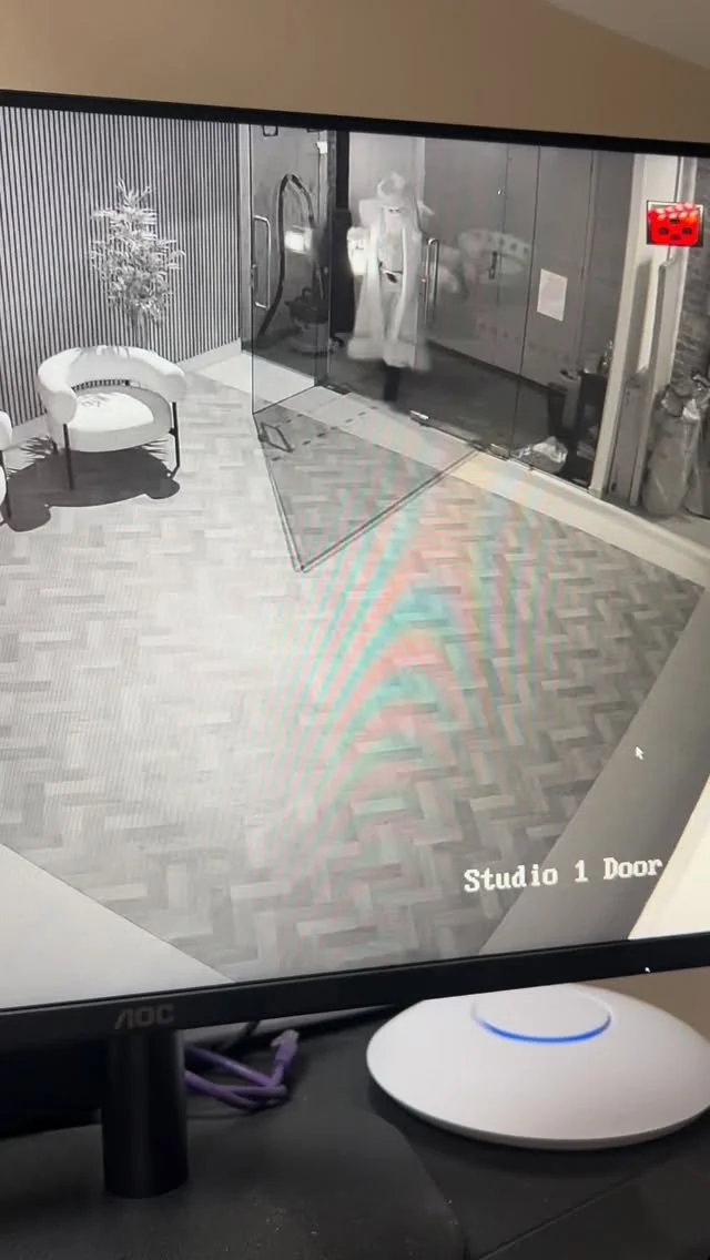 ๐จThe alarms went off and guess who we saw. Yes that’s right Santa ‘the real Santa’ ๐
 we think he came to check out where you’ll be meeting him. Don’t miss out! You’ve not got long left to get your tickets- Book n