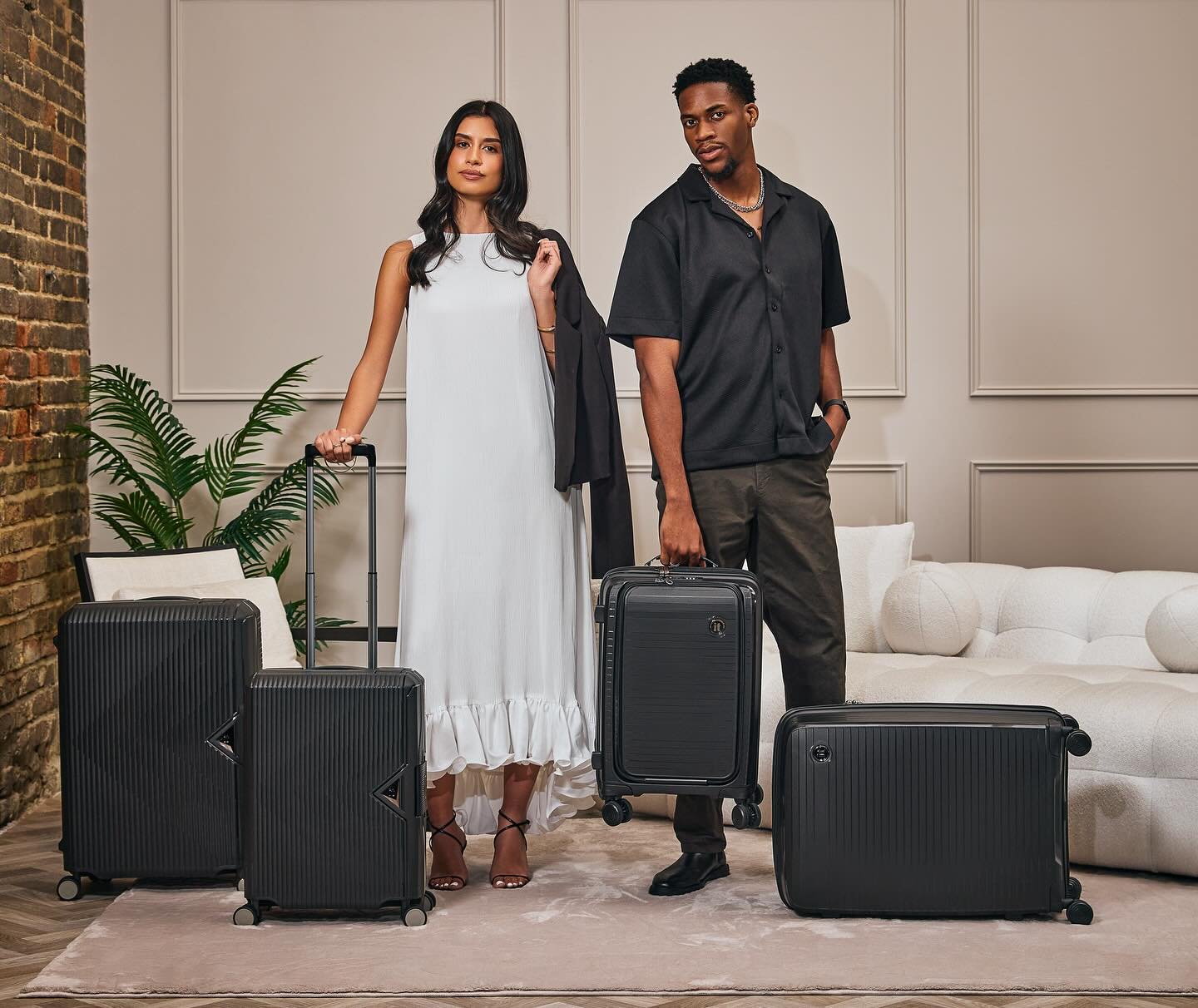 @itluggage 

#studio #photoshoot #inhouse #itluggage #photographer #photigraphy