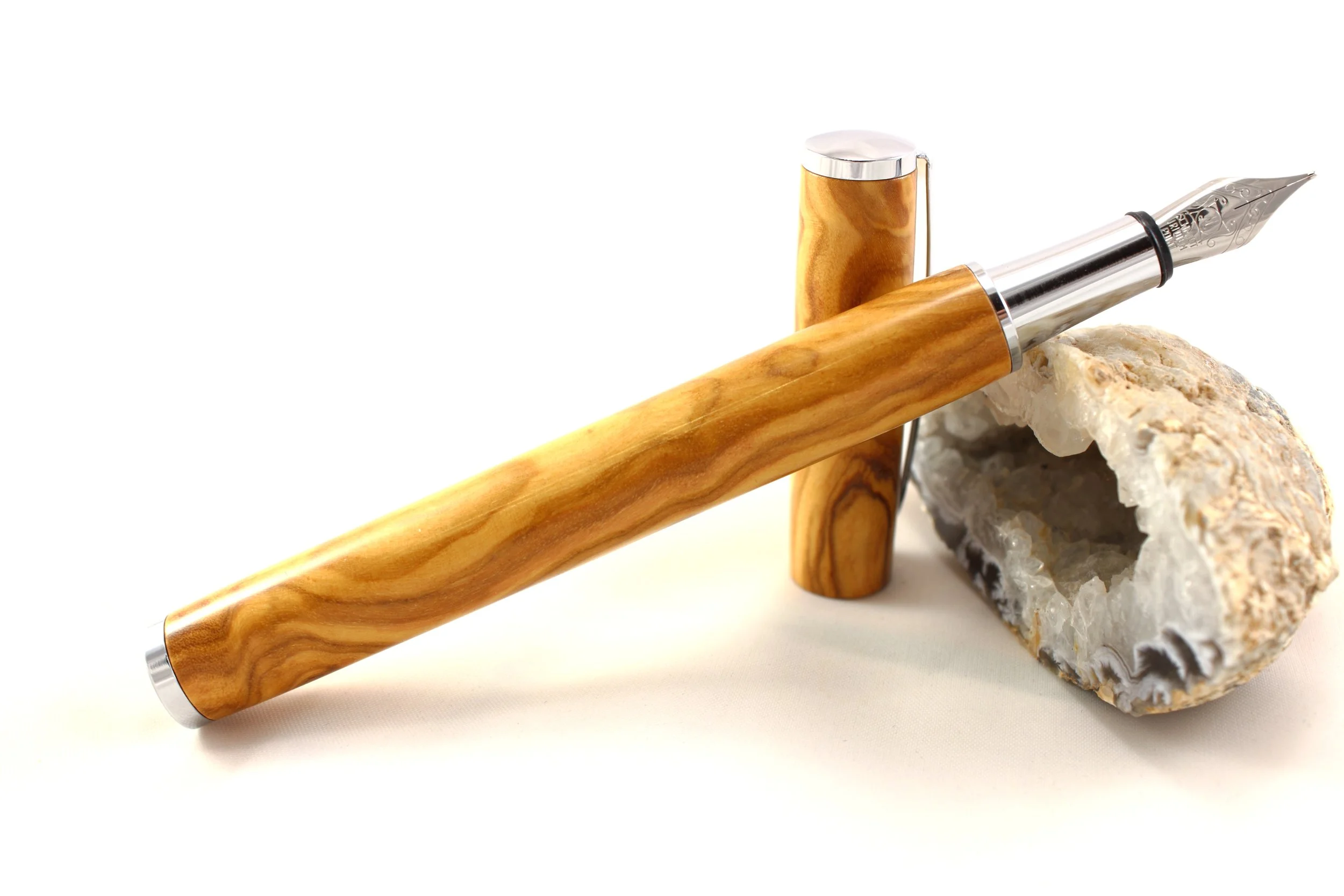 Füllfederhalter aus Olivenholz