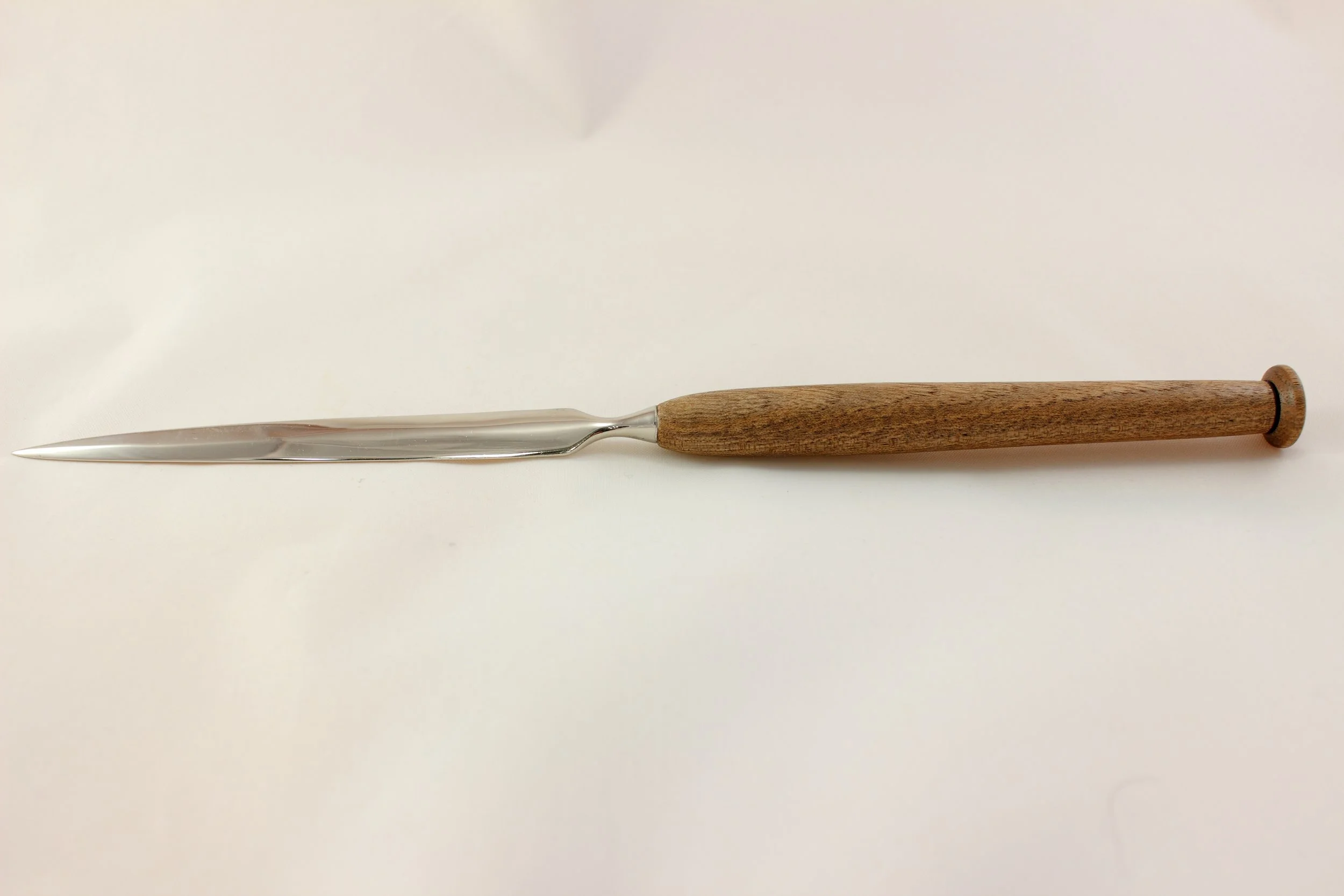 Brieföffner aus Nussbaum