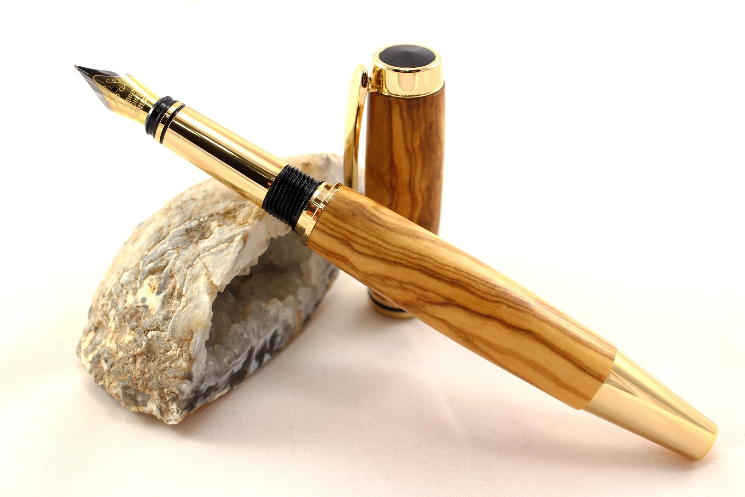 Füllfederhalter aus Olivenholz