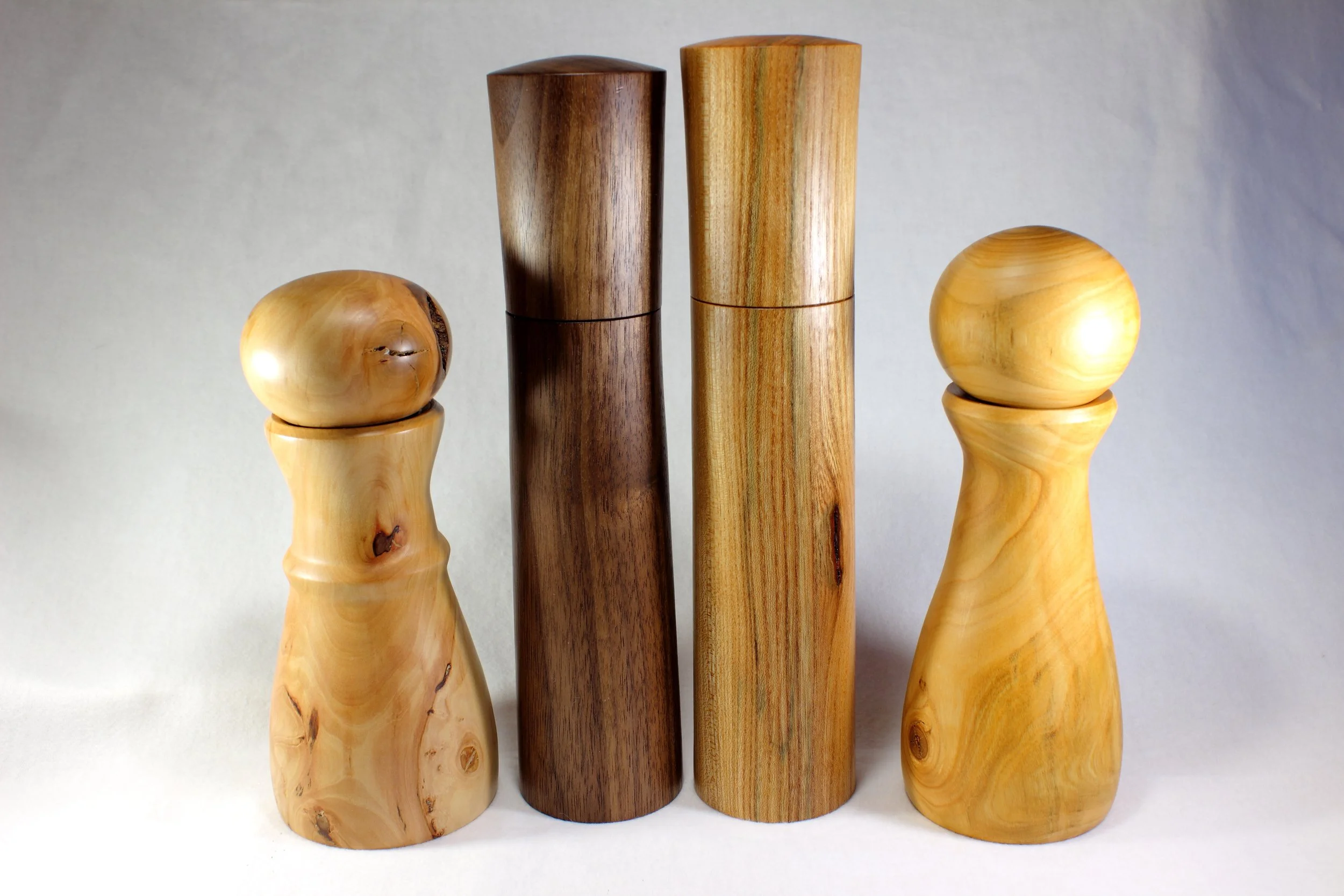 Pfeffermühle aus Birne, Nussbaum, Rüster und Kirsche