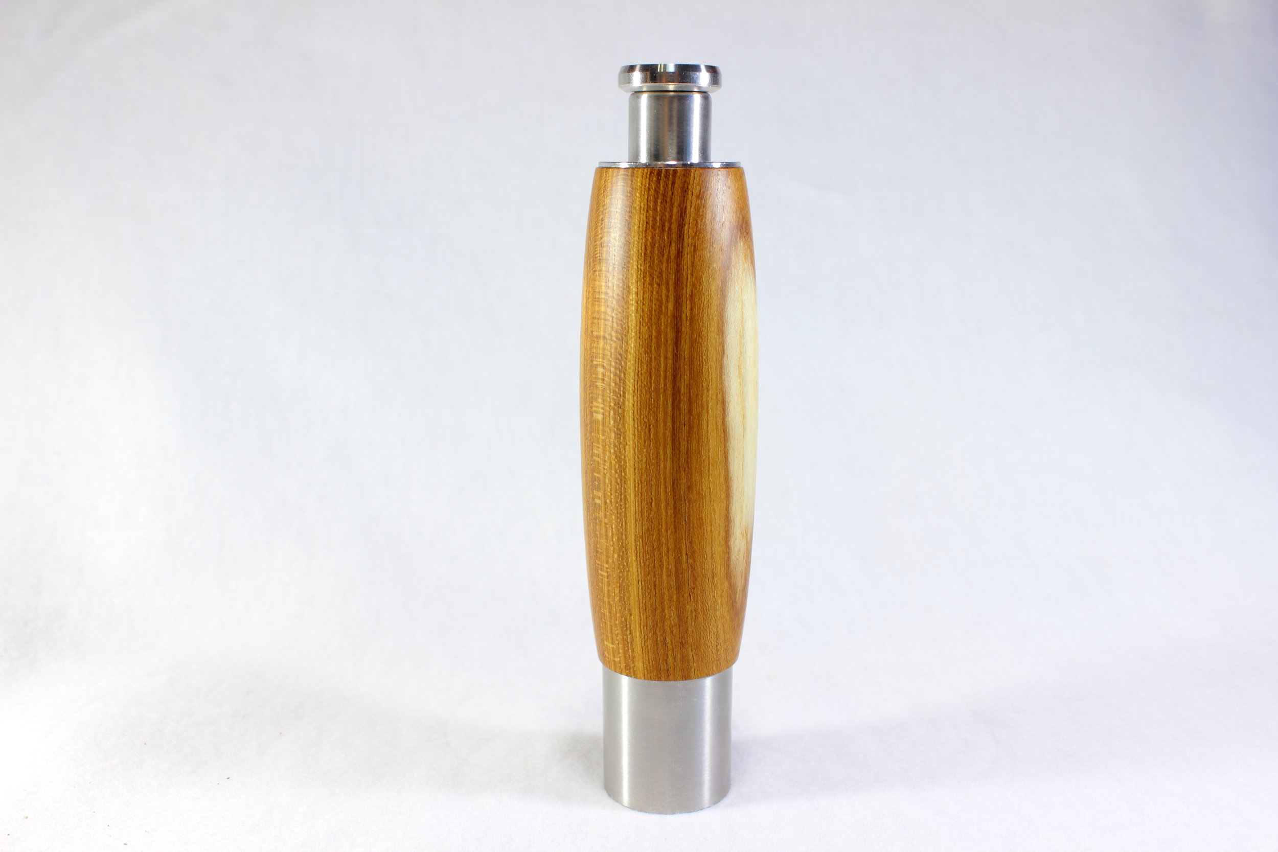 Einhandpfeffermühle aus Goldregen