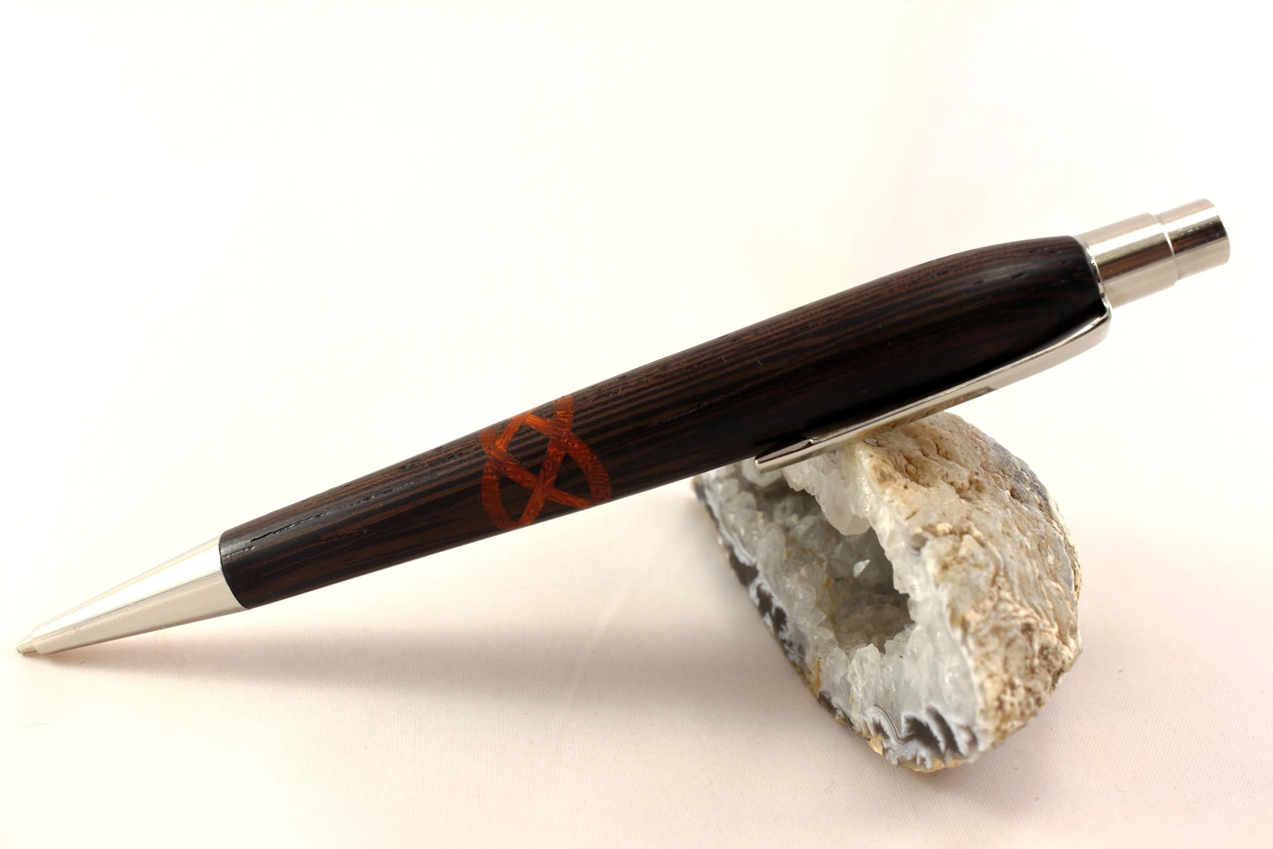 Kugelschreiber mit keltischem Knoten aus Wenge und Padouk