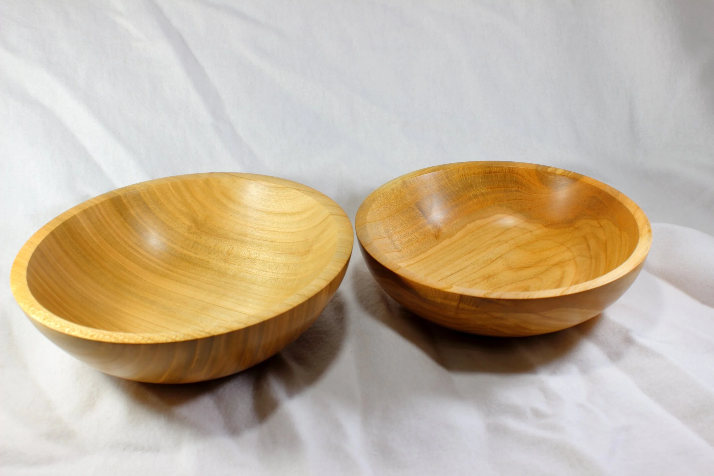 Schale aus Kirschholz