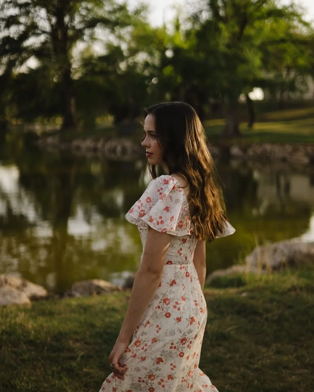 Just a stunning Anne of Green Gables-esque senior session to bring some beauty to your Monday!✨