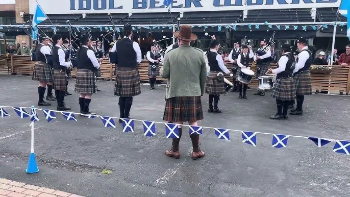 Idol Beer Works Pipes and Pubs