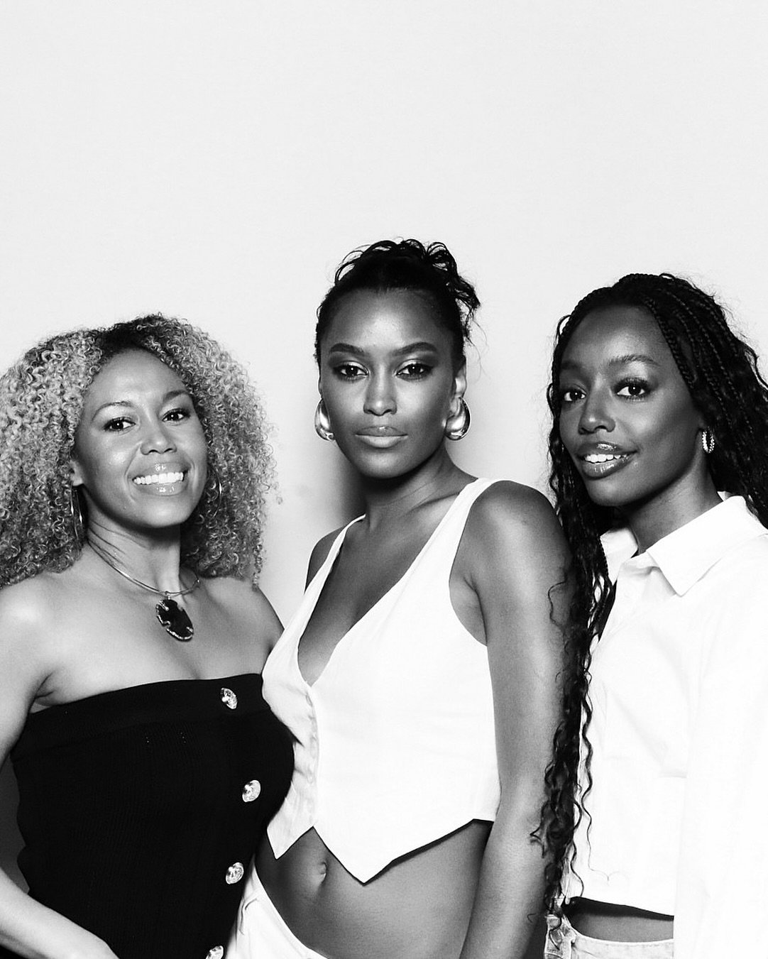 They walked in for a photo.
They left with a moment that looked like a magazine cover.

Weddings, soir&eacute;es, and any event in between&mdash;we capture it all 🤍

#photoboothgoals #charlestonweddingreception #modernweddingphotobooth #weddingguest