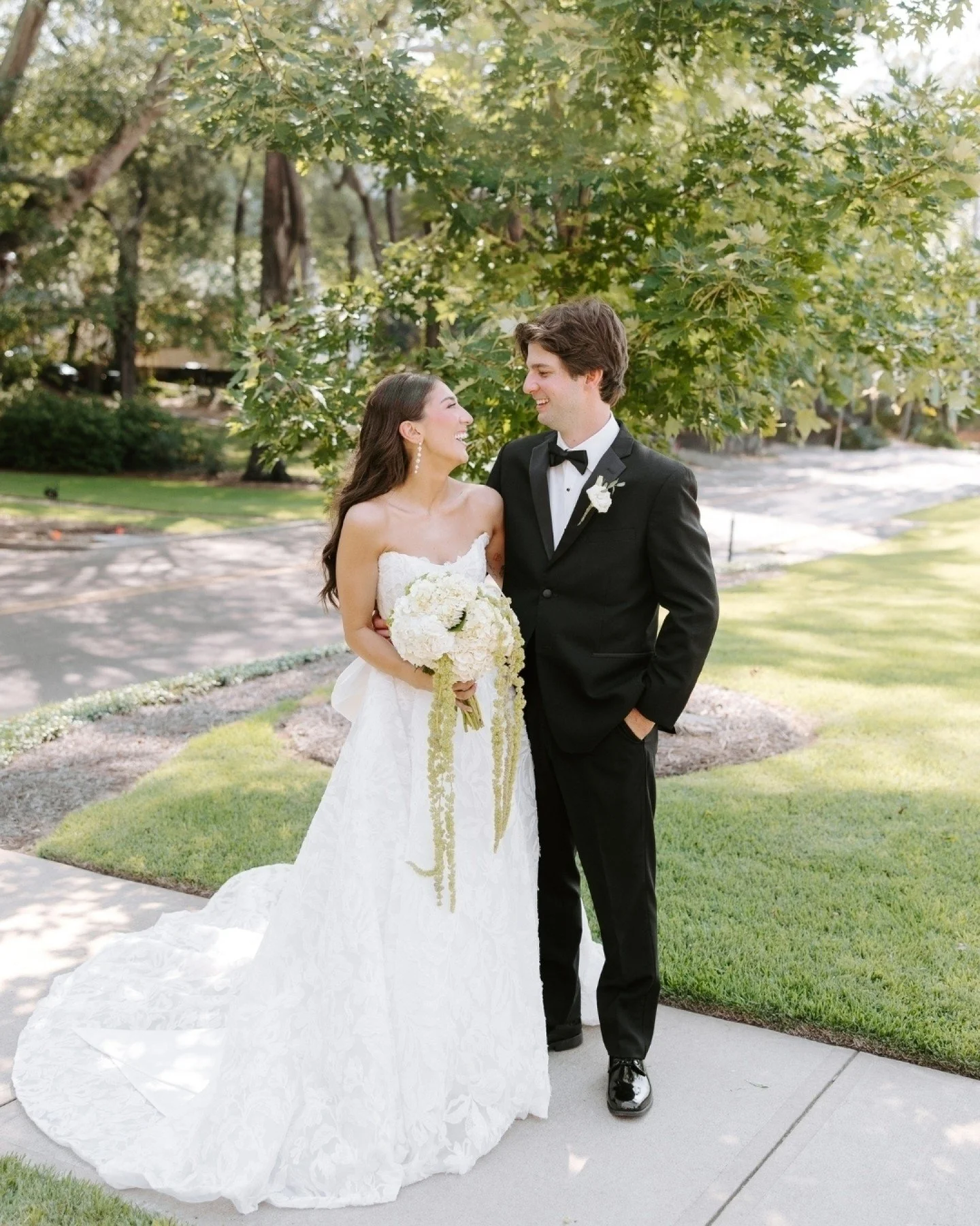 Ahhh the Kennedys wedding day was STUNNING to say the least.🩷 I just can't get enough of these two✨

#MemphisEngagement #MemphisWeddingPhotographer #TennesseeWedding #SouthernWedding #MemphisBride #WeddingPhotographerTN #JustMarriedInMemphis #Memphi