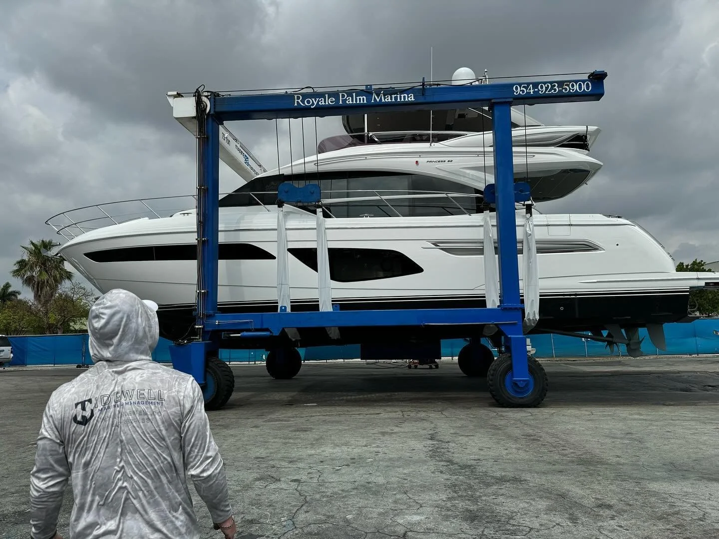 Annual haul out with a hull side detail and a few additional repairs throughout the engine room, rudder lazarette, and swim platform system.
Thank you to Gabriel and crew with Poseidon Yacht Solutions. 

#tidewellmarine #southfloridaboating #yachtman