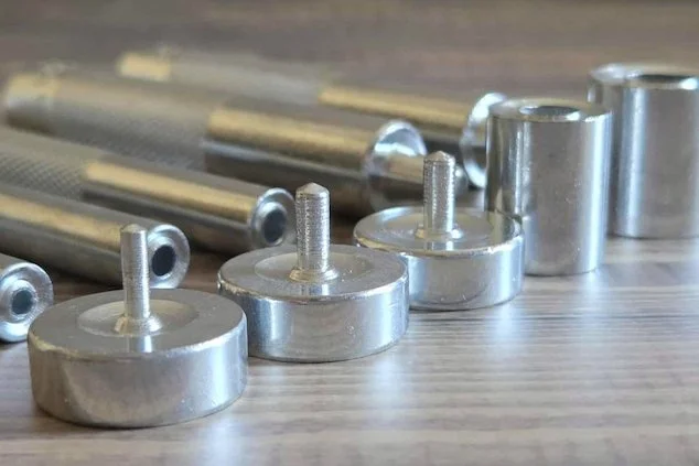 Silver metal eyelet setters tool in different sizes