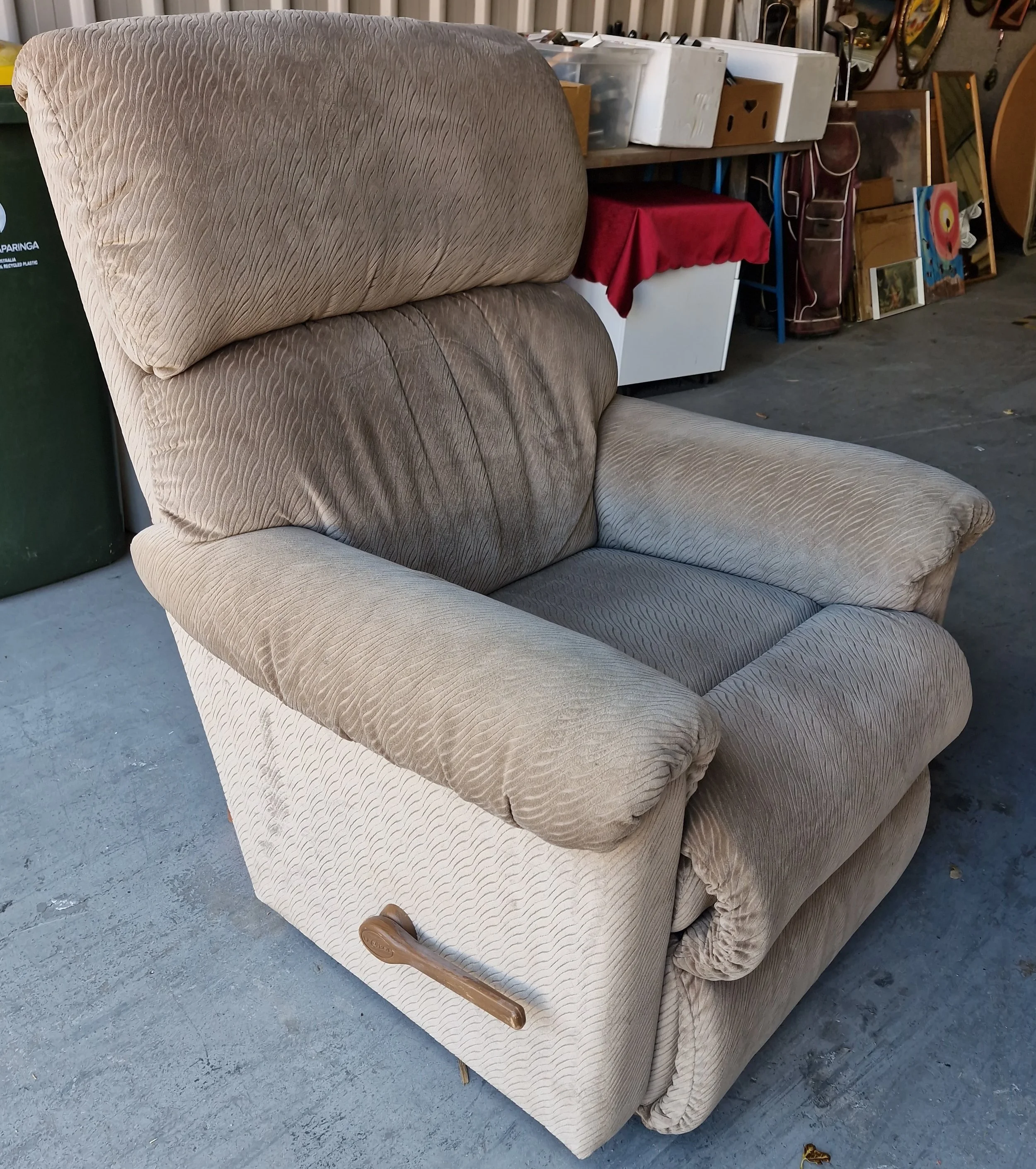 LA-Z-BOY EDEN FABRIC ROCKER RECLINER -