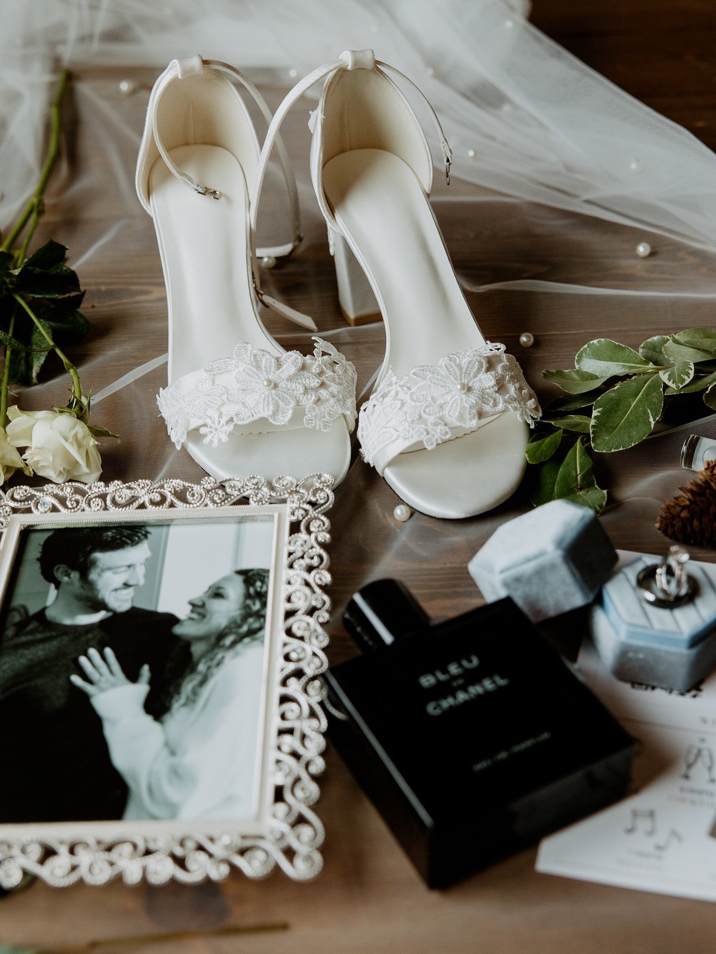 I always ask my couples what their favorite part of the wedding planning process was and Cassie and Alex said:
&ldquo;Deciding what WE wanted to do together and making new, fun decisions together for how we wanted to create the beginning of our marri