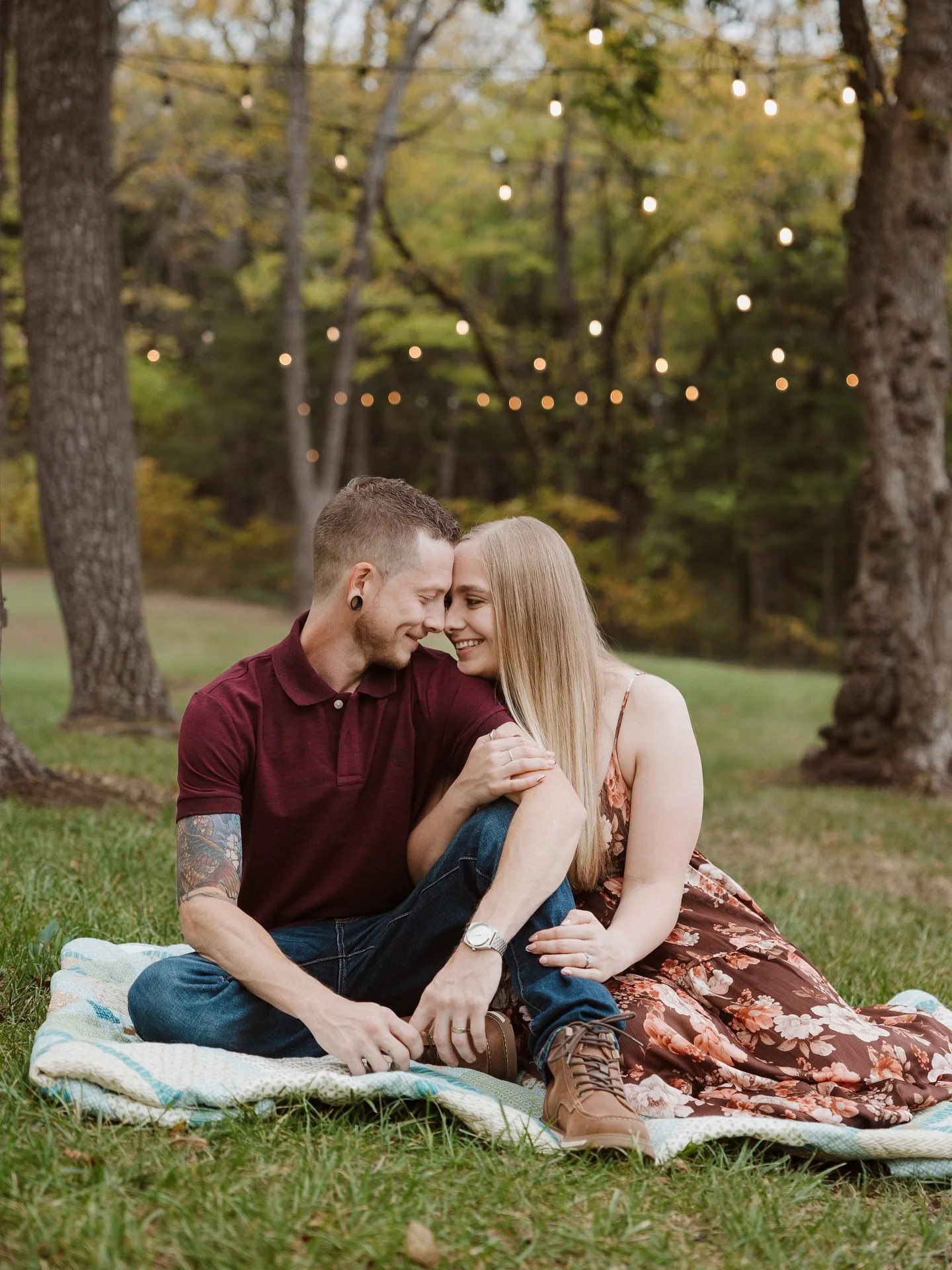 About last night&hellip;.
Who would have thought we would be 81&deg; on a mid-October evening 😆. 

#kcphotographer #kansascity #weddingphotographer #engagementsession