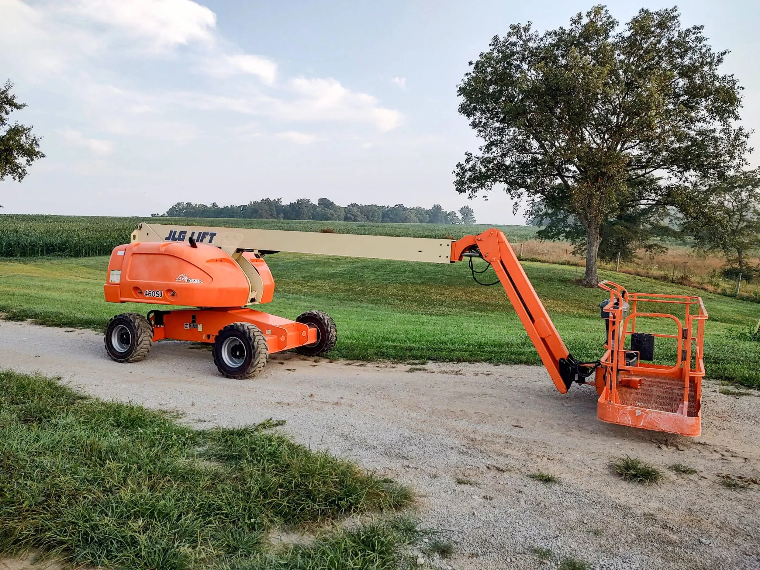 Man Lifts &amp; Tow-Behind Lifts