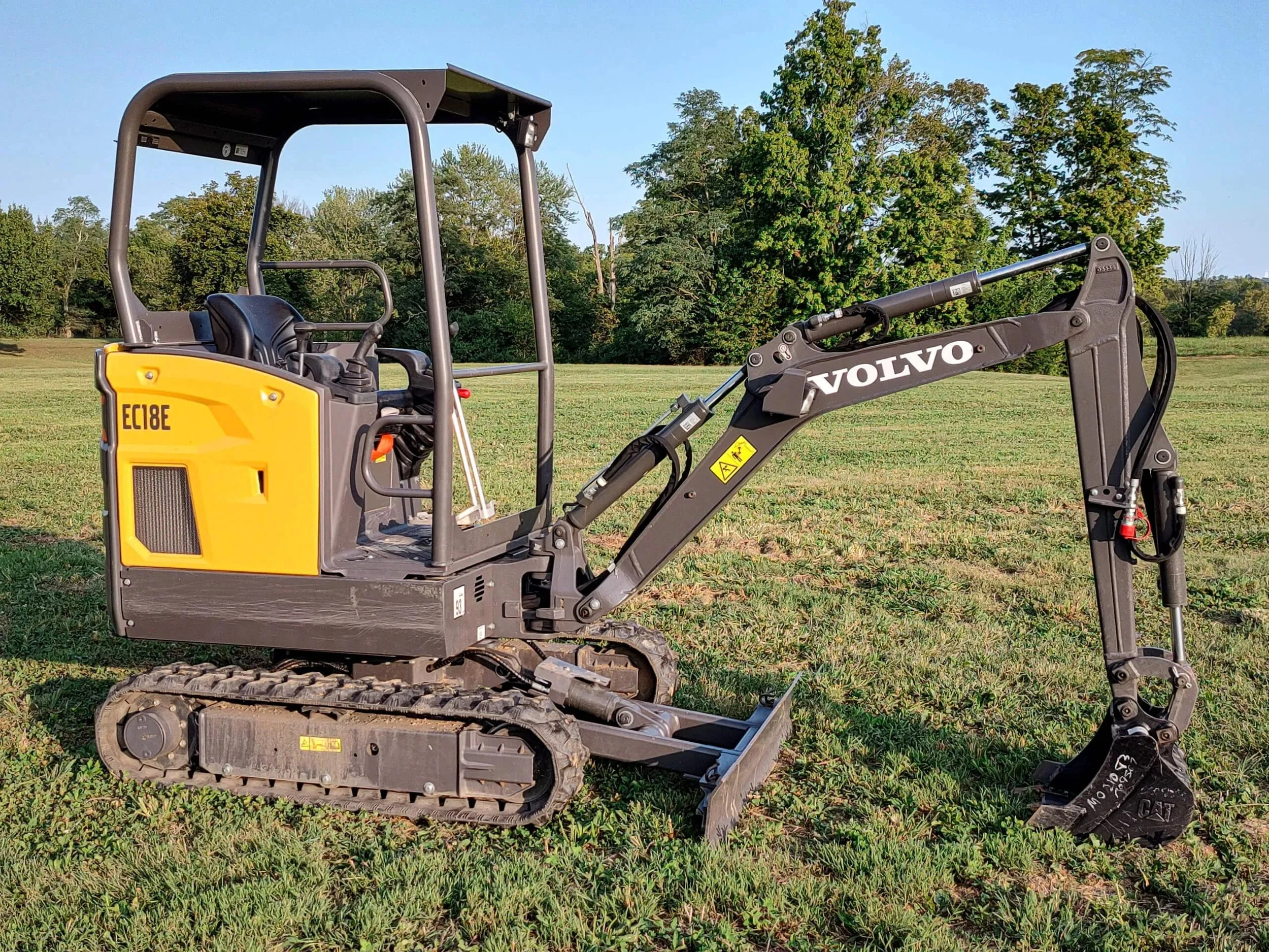 Mini &amp; Large Excavators