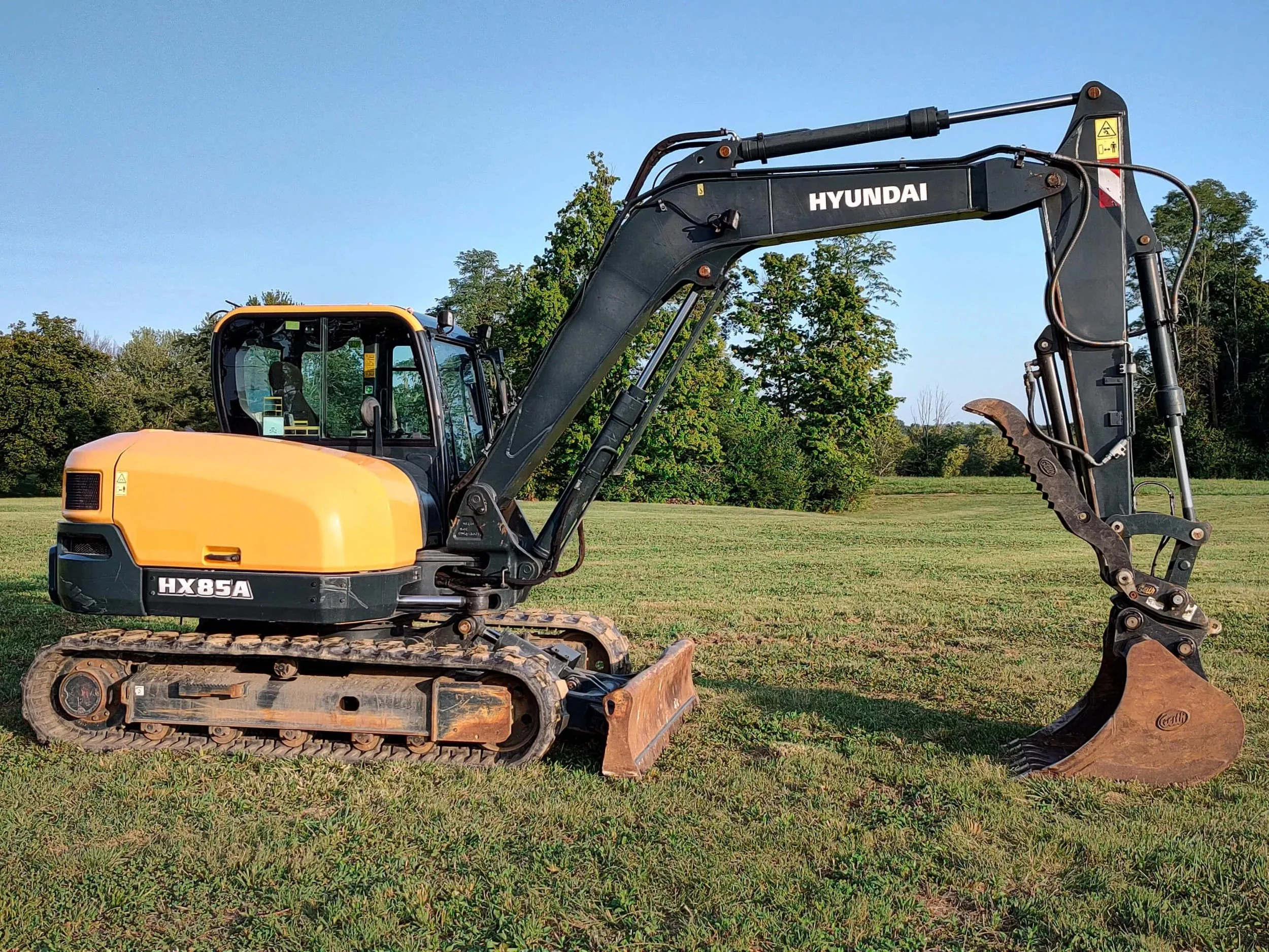 Mini &amp; Large Excavators