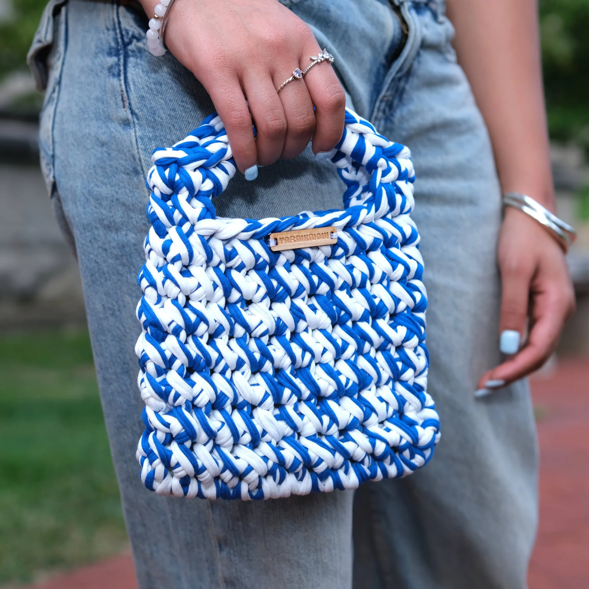 Colts_Cutie-Yarn_Know-Crochet_Bag_Closeup.jpg