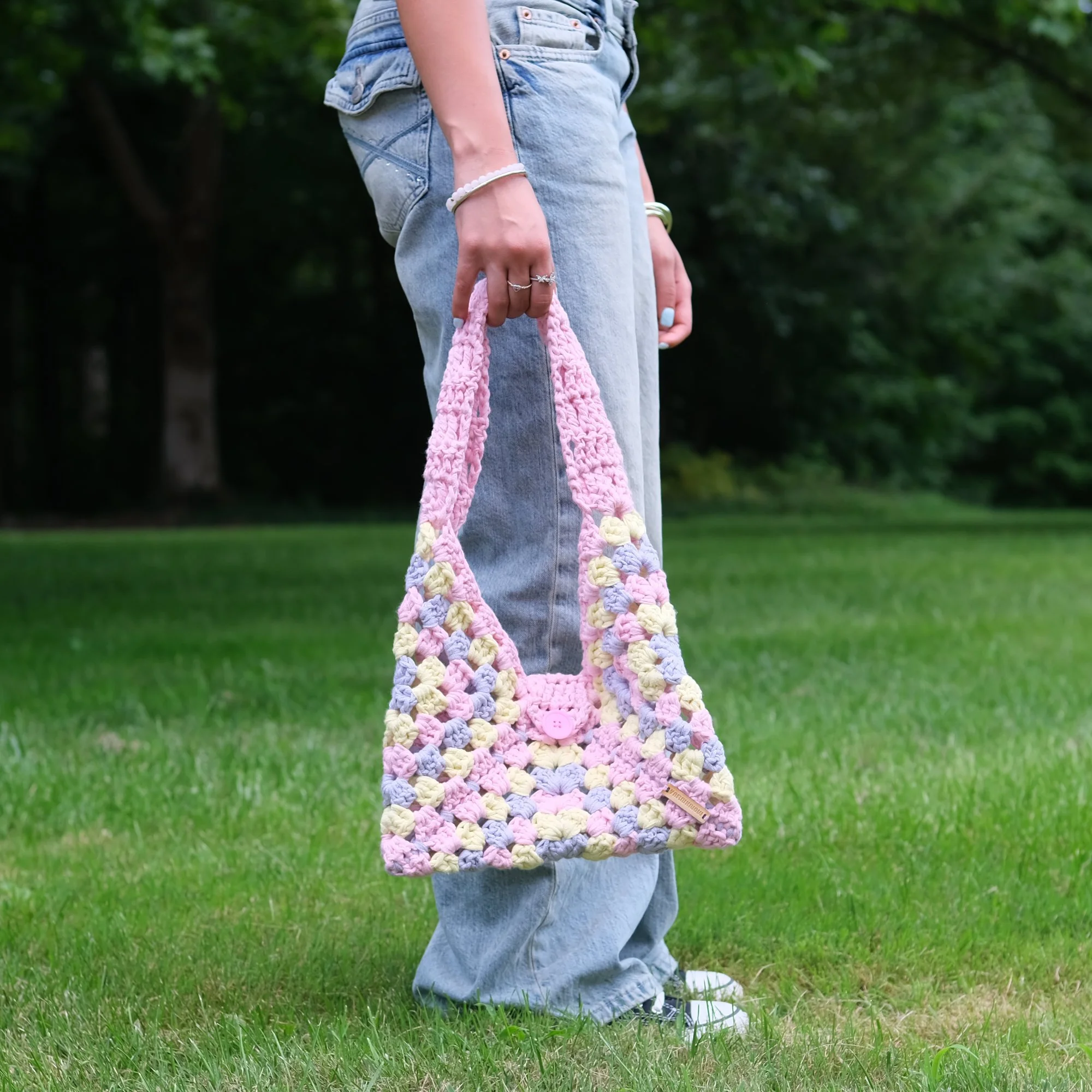 Lulu_Tote-Yarn_Know-Crochet_Bag-Berry1.jpg