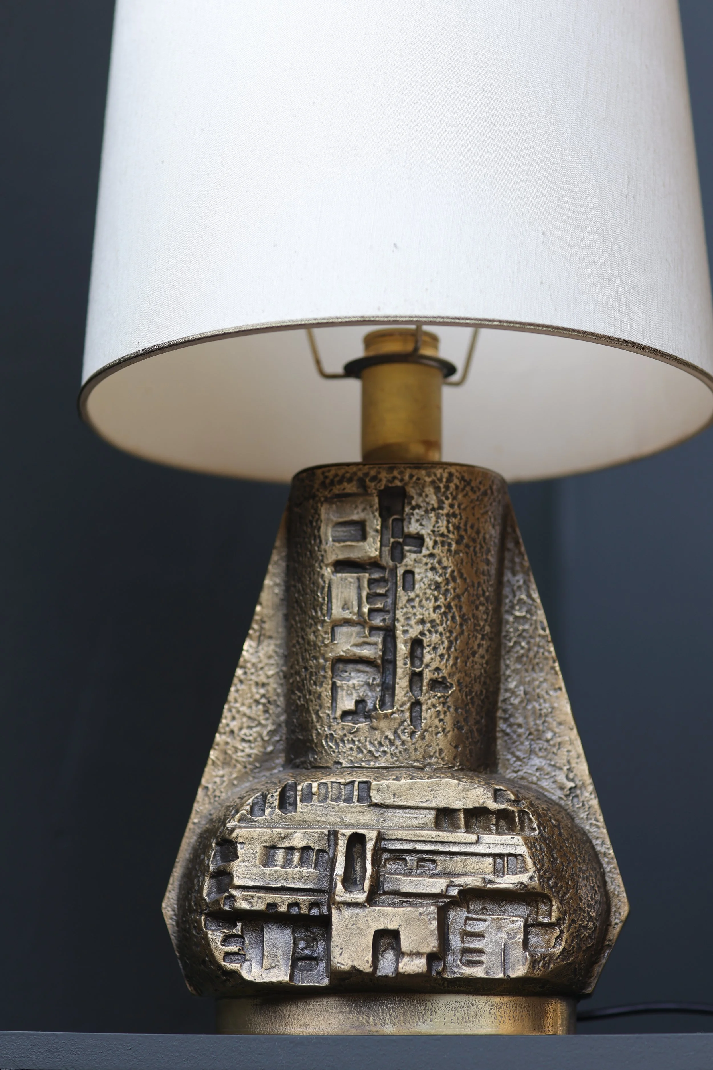 Vintage Vintage Brutalist Bronze Table Lamp | Sculptural Relief Design | 1970s, 1970 — by Unknown Italy