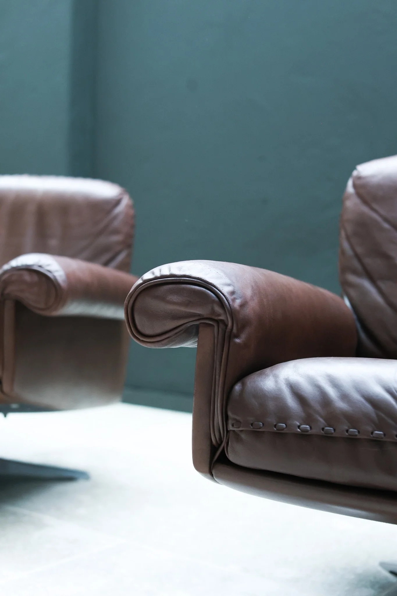 Vintage Club Chairs DS 31 by de Sede in leather, 1975 — Switserland