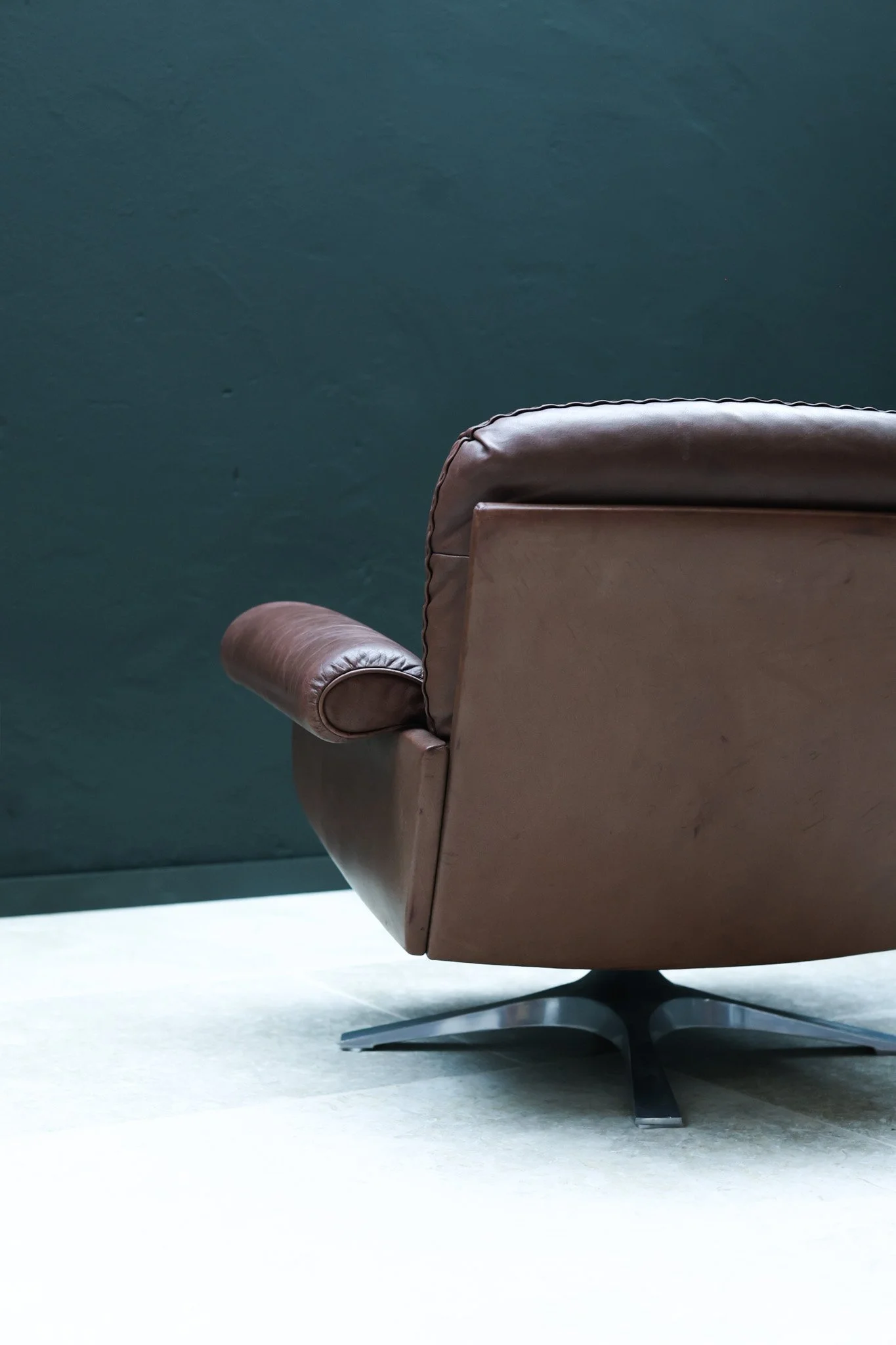 Vintage Club Chairs DS 31 by de Sede in leather, 1975 — Switserland