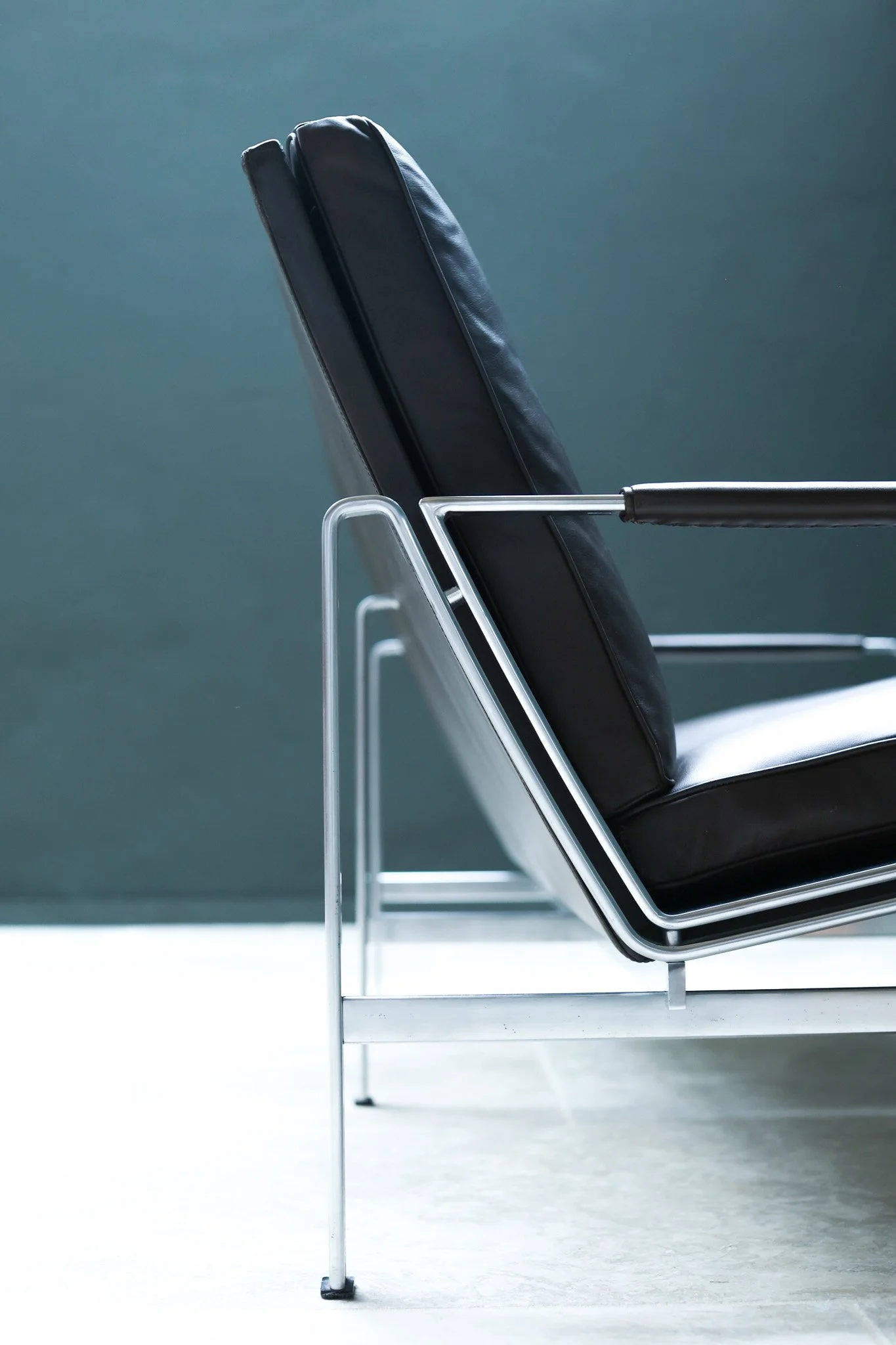 Vintage FK6720 Sofa by FABRICIUS & KASTHOLM for KILL INTERNATIONAL in leather, stainless steel, 1960s — Germany