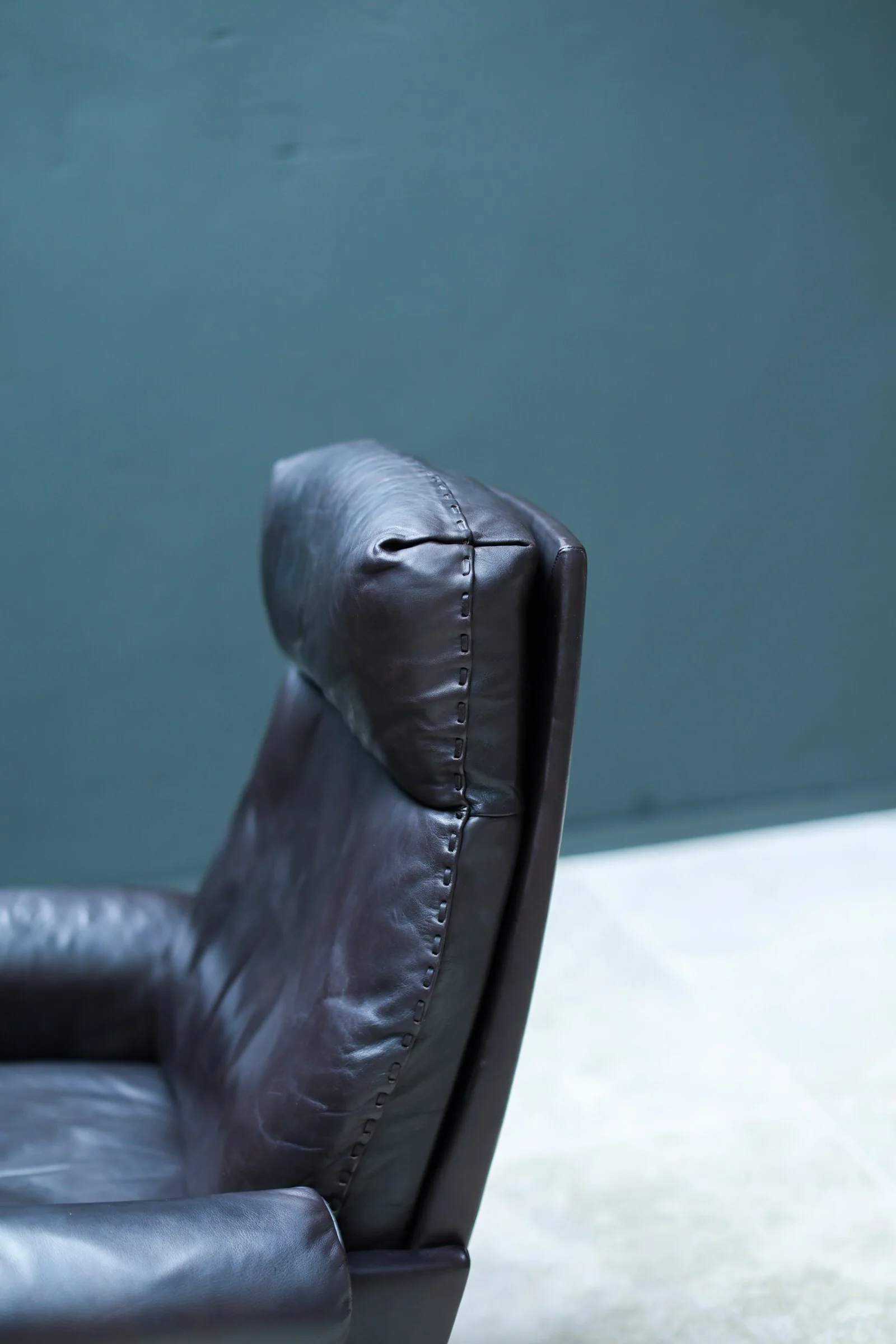 Vintage Vintage De Sede DS-31 Lounge Chair | High Back Swivel | Brown Leather | 1970s in leather, 1970’S — Swiss