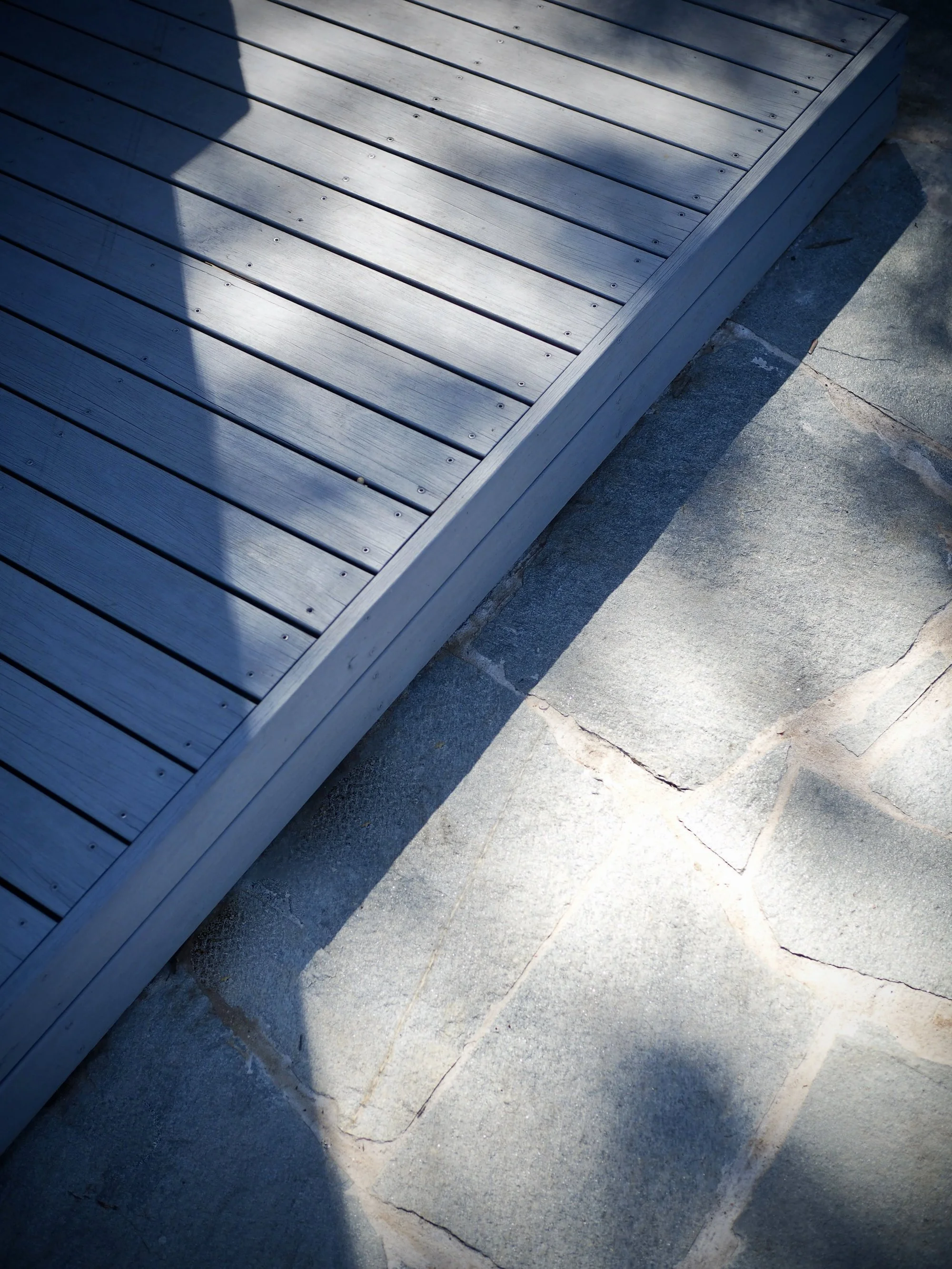 Landscape-Design-Deck-Crazy-Paving.jpg