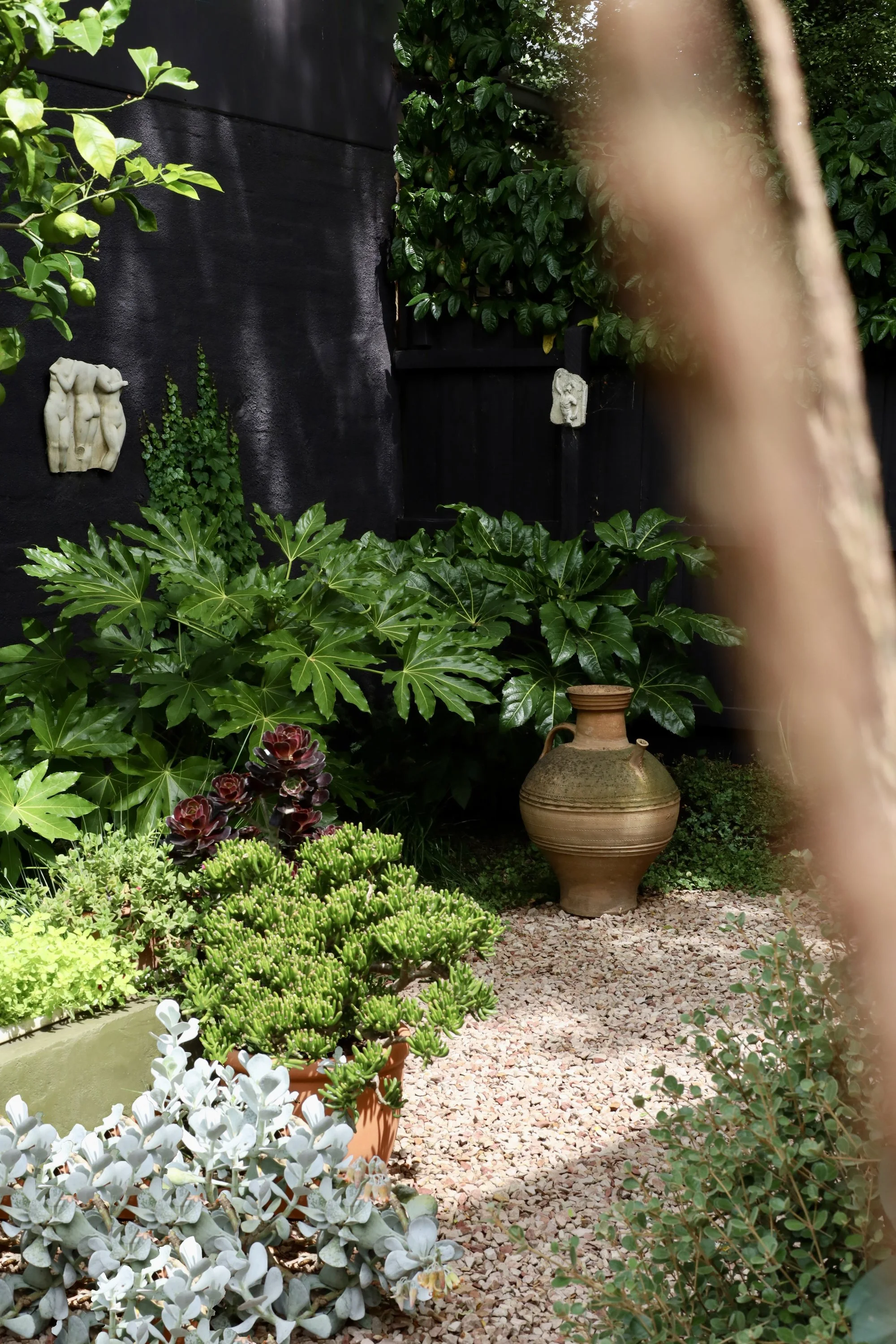 Wowowa-Wrongchamp - Garden-3.jpg