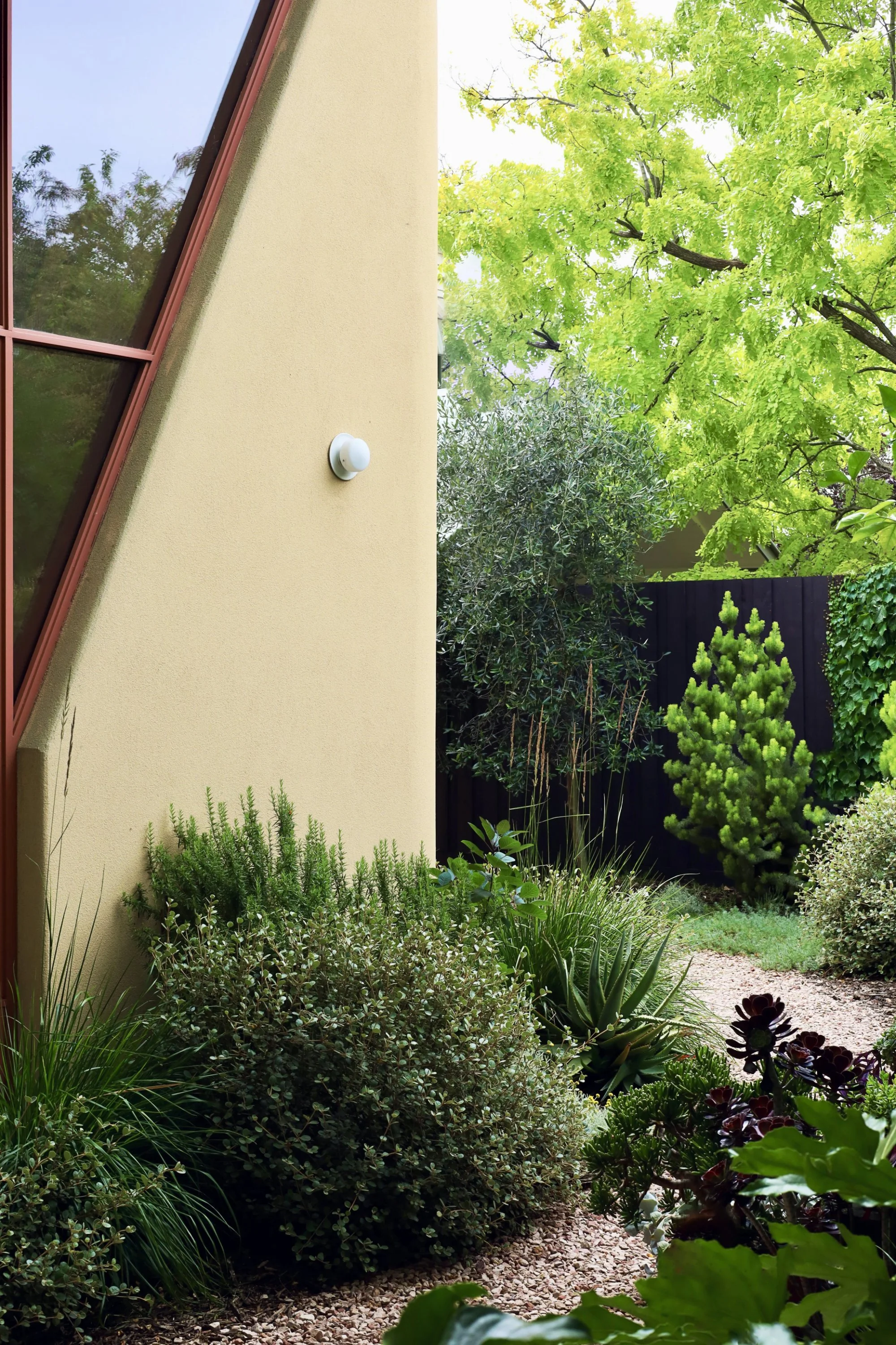 Wowowa-Wrongchamp - Garden-6.jpg