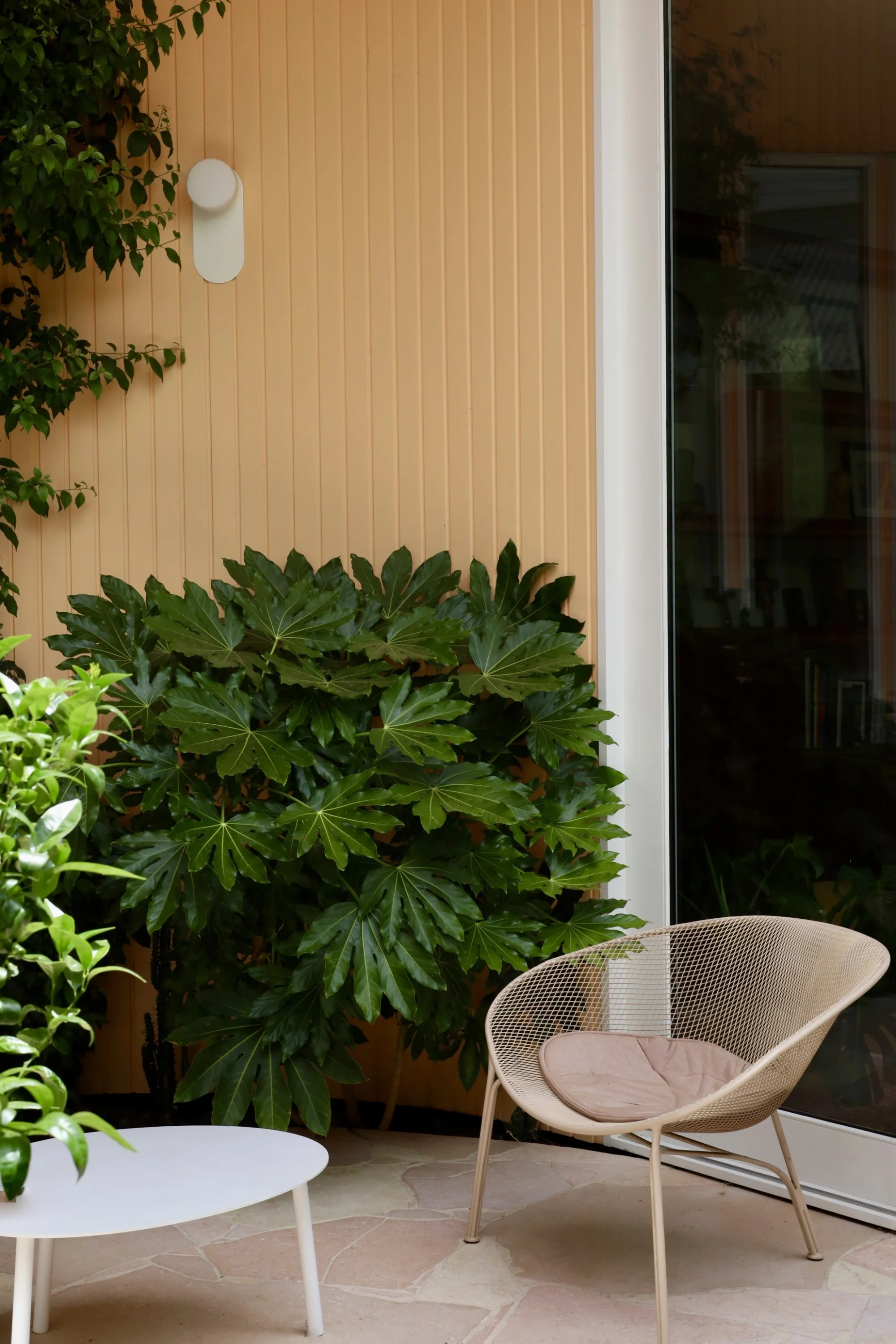 Wowowa-Wrongchamp - Garden-2.jpg