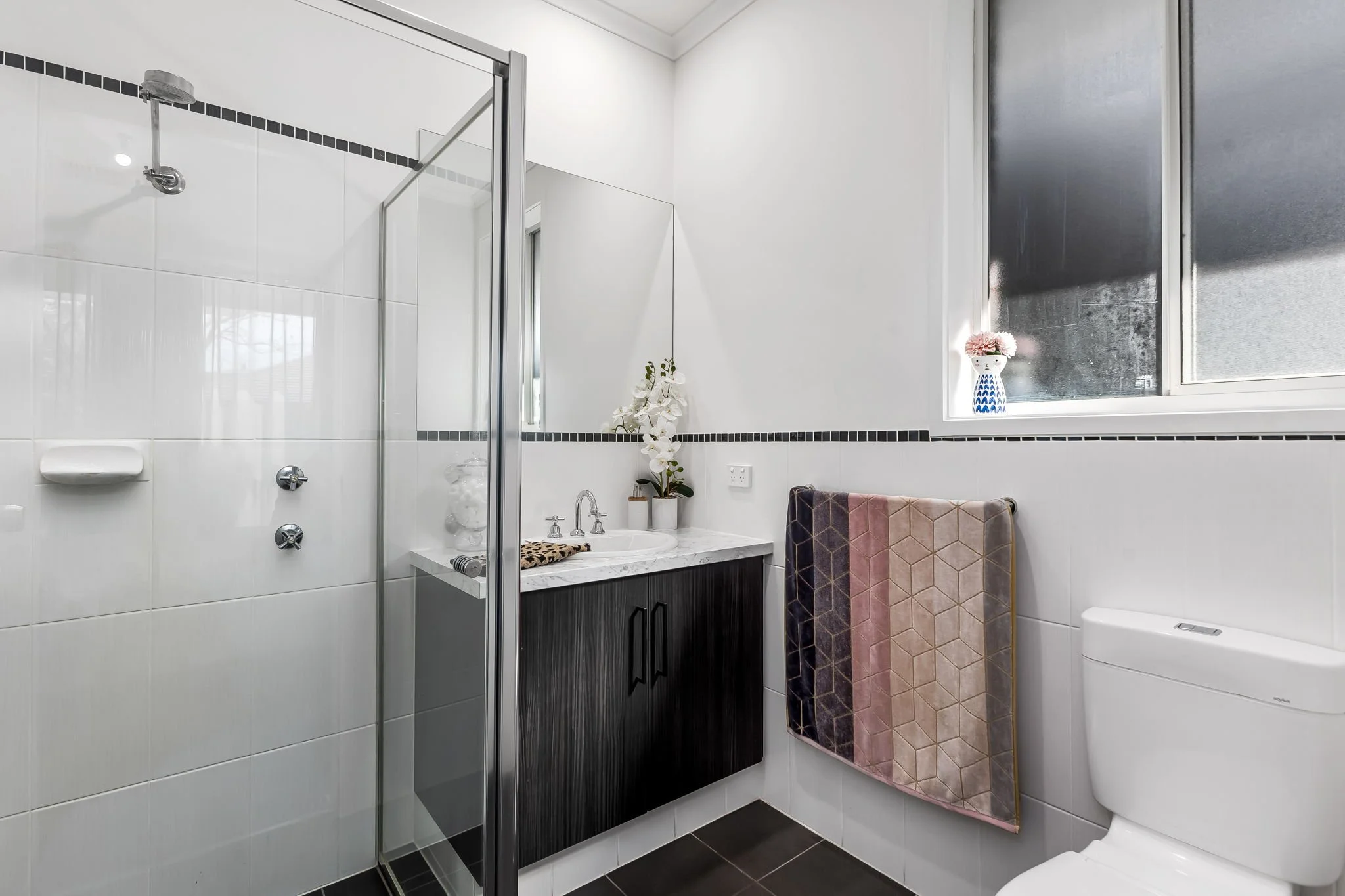 1 Grace Cres, St Clair, SA 5011-15.jpg