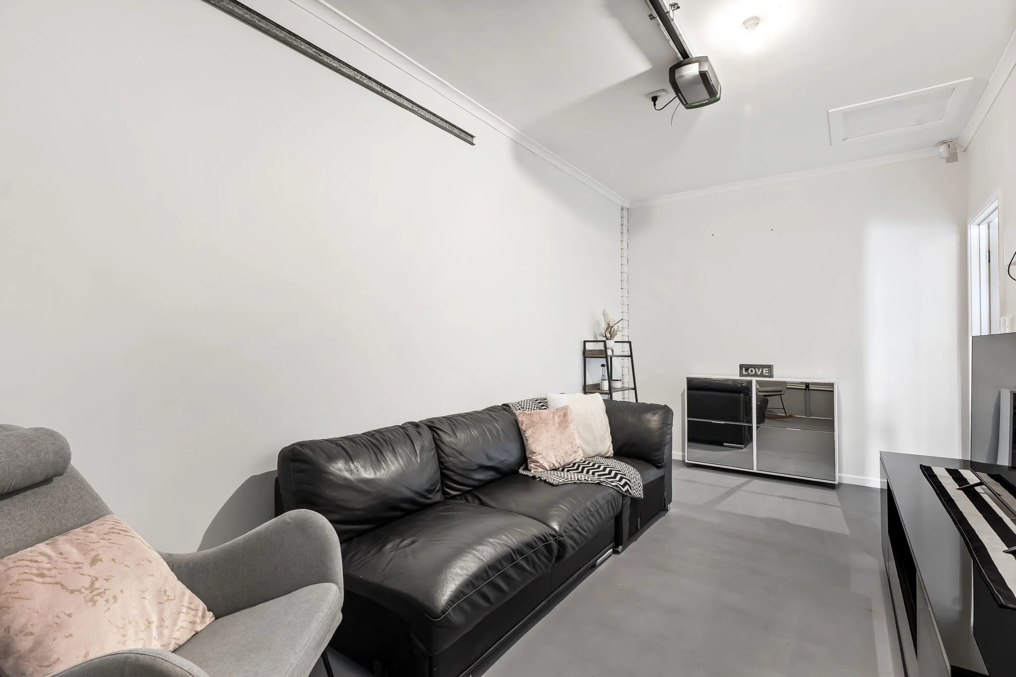 1 Grace Cres, St Clair, SA 5011-24.jpg