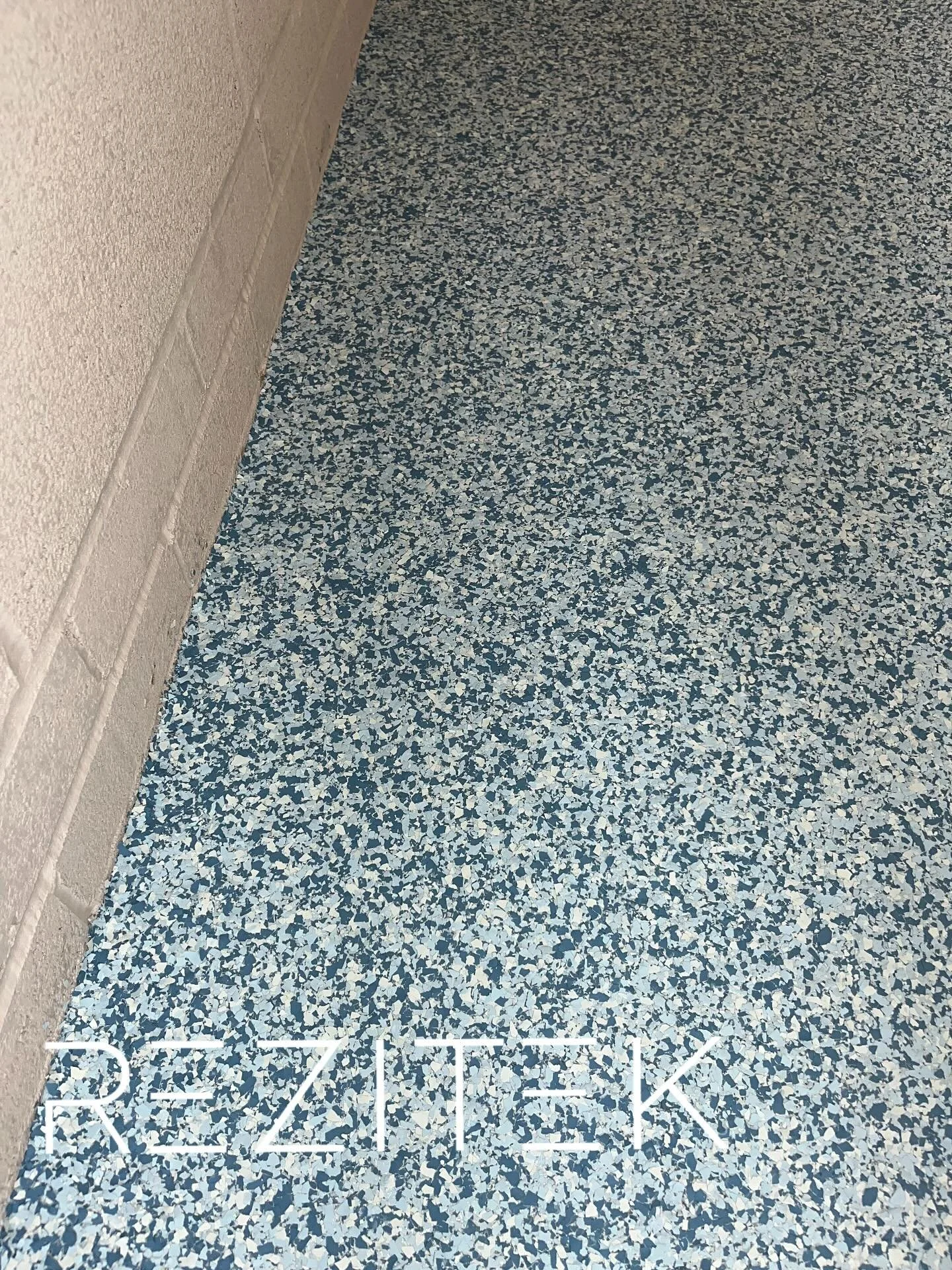 🚗💨 Is your garage dusty, uneven, and ugly? 😖
A cluttered space like that makes you not even want to use it!

Transform it into a clean, smooth, and stylish area with a epoxy flake floor ✨💪
Reclaim your garage and actually enjoy using it 🏡

📞 07