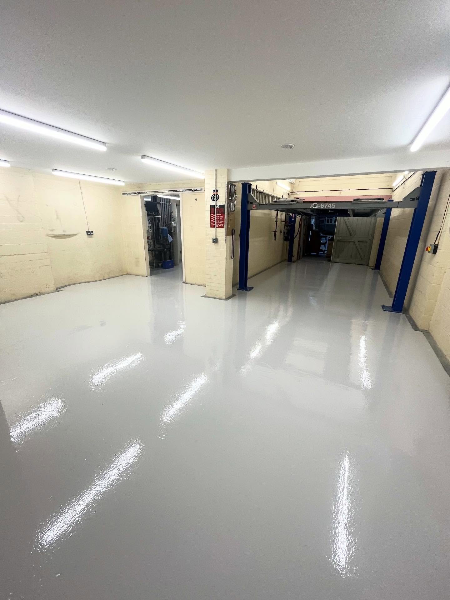 REZITEK HIGH BUILD INDUSTRIAL EPOXY COATINGS 🚀
We grinded the old floor paint 🛠️ to create a mechanical key for maximum adhesion, then transformed this garage into a durable, modern high-build epoxy finish. 👌🏾✨
Clean ✅ Strong ✅ Built to last ✅

I