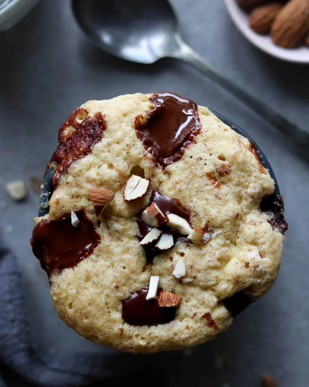 MUG CAKE choco &amp; amandes - 90 sec top chrono! 

SOS recette r&eacute;confortante! 🥰 - #AD

En cette p&eacute;riode de l&rsquo;ann&eacute;e, les recettes chaudes et r&eacute;confortantes sont incontournables! Avec seulement quelques ingr&eacute;d