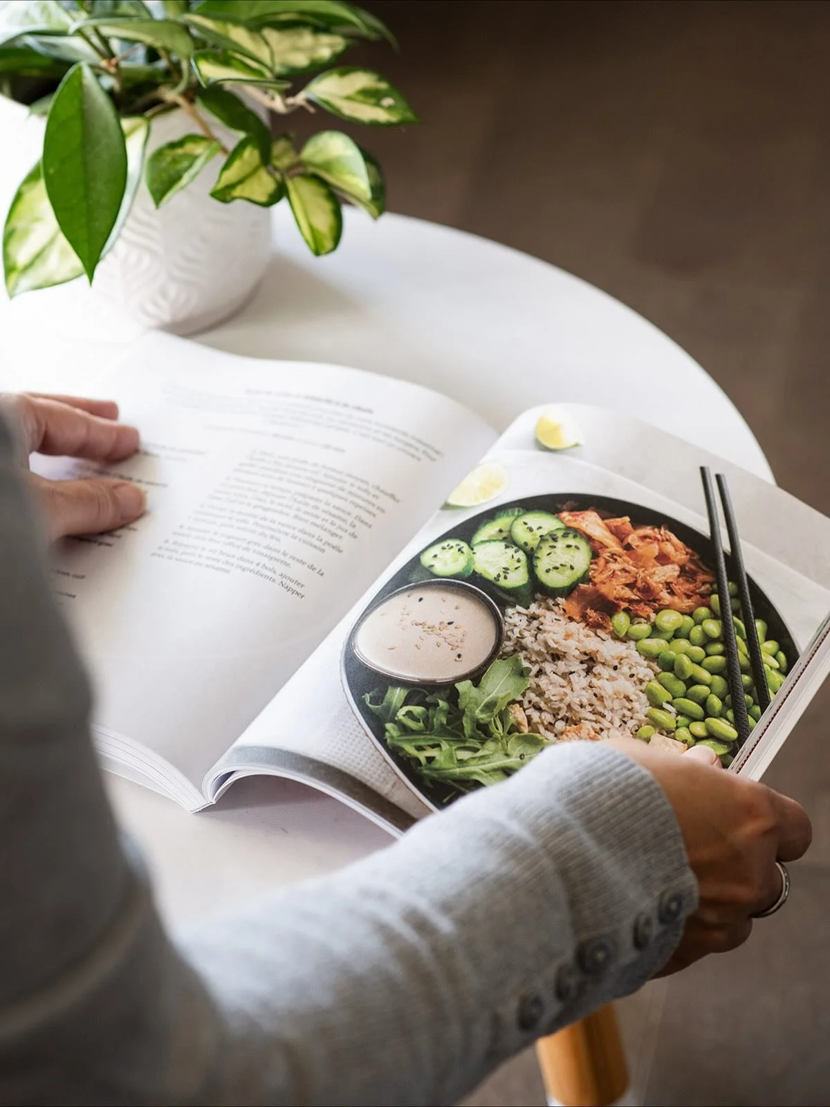 Je vous parle du livre depuis un bon moment d&eacute;j&agrave;&hellip; Ce que je ne vous ai pas encore dit, c&rsquo;est que j&rsquo;ai eu la chance de collaborer avec une photographe exceptionnelle pour ce projet! ☺️🤗

&Agrave; quelques rues de chez