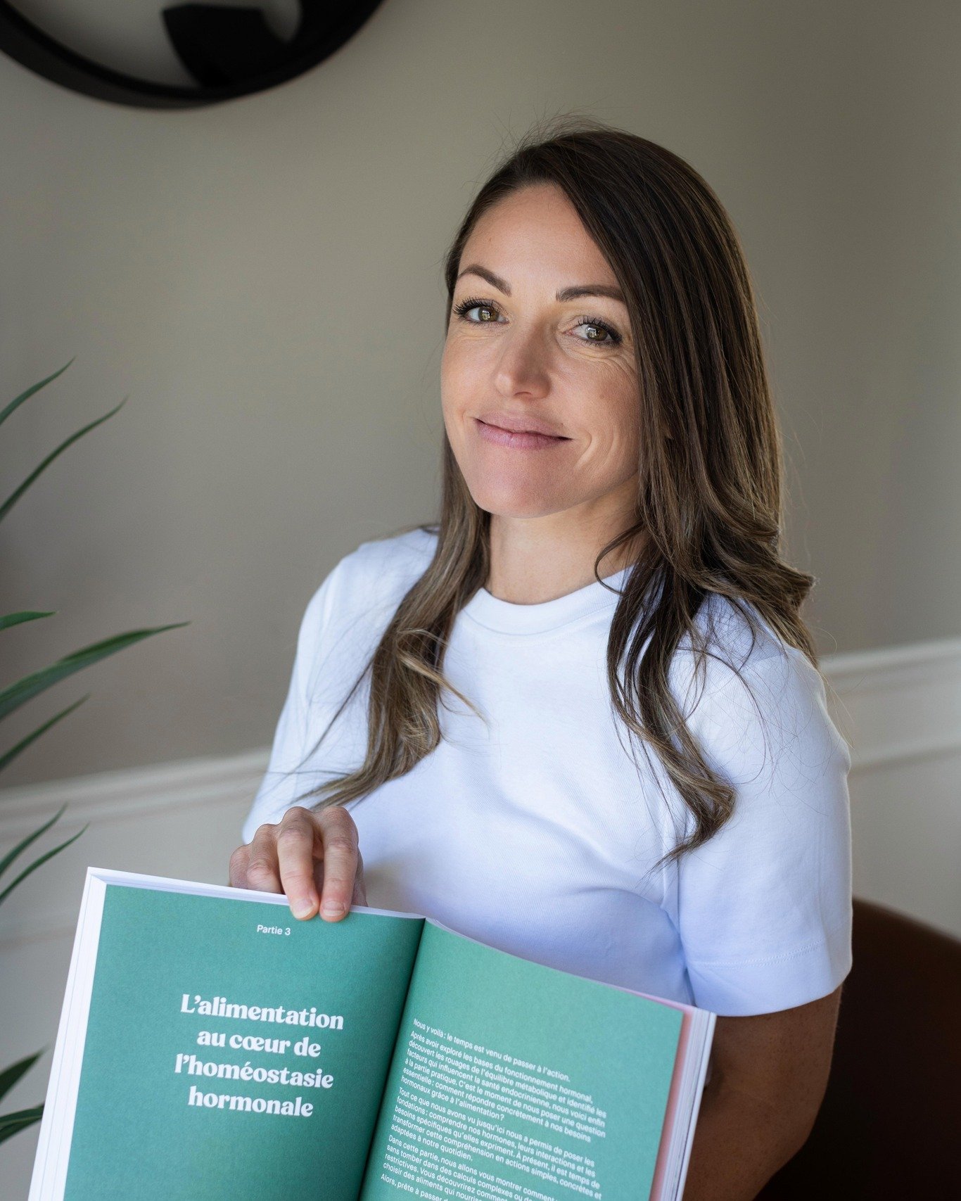 Une id&eacute;e-cadeau pour prendre soin de soi? 💜

Hormones &amp; alimentation, c&rsquo;est :
✨ comprendre son corps
✨ d&eacute;coder ses sympt&ocirc;mes
✨ des solutions concr&egrave;tes
✨ 20 recettes simples &amp; gourmandes

&Agrave; offrir&helli