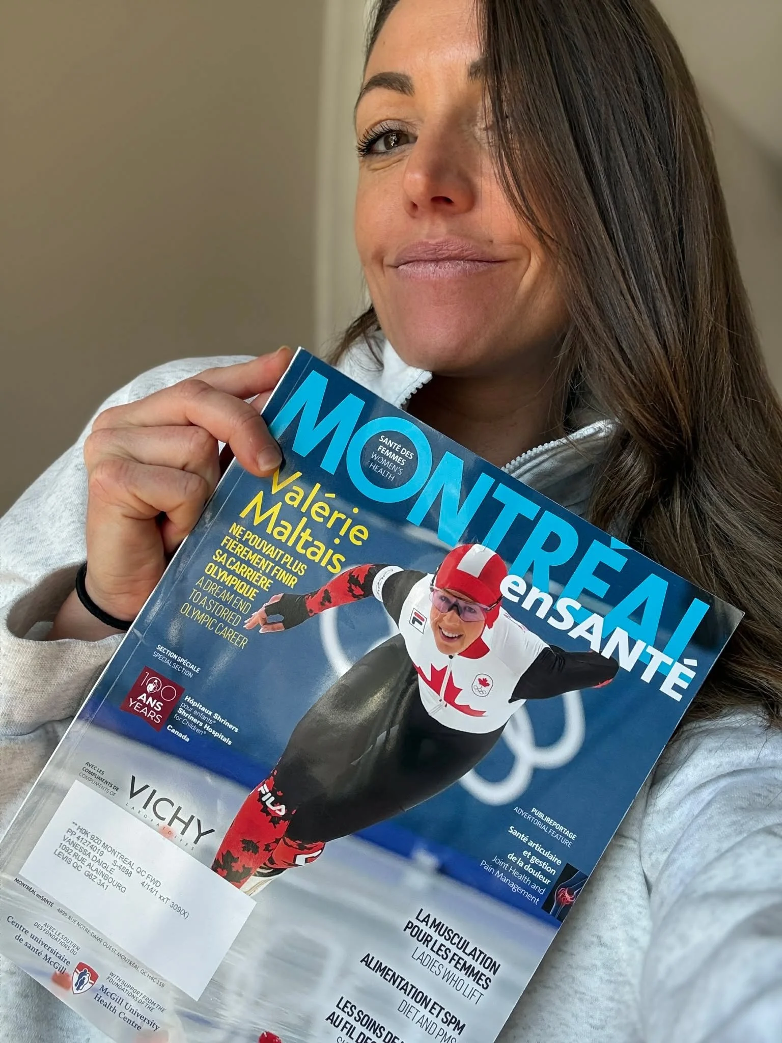 Est-ce que tu lis/feuillettes encore des revues !?

Certains croient que le m&eacute;dia &eacute;crit tend &agrave; dispara&icirc;tre ; entre toi et moi, ce serait franchement d&eacute;cevant !

Ce que j&rsquo;aime de l&rsquo;&eacute;criture, c&rsquo